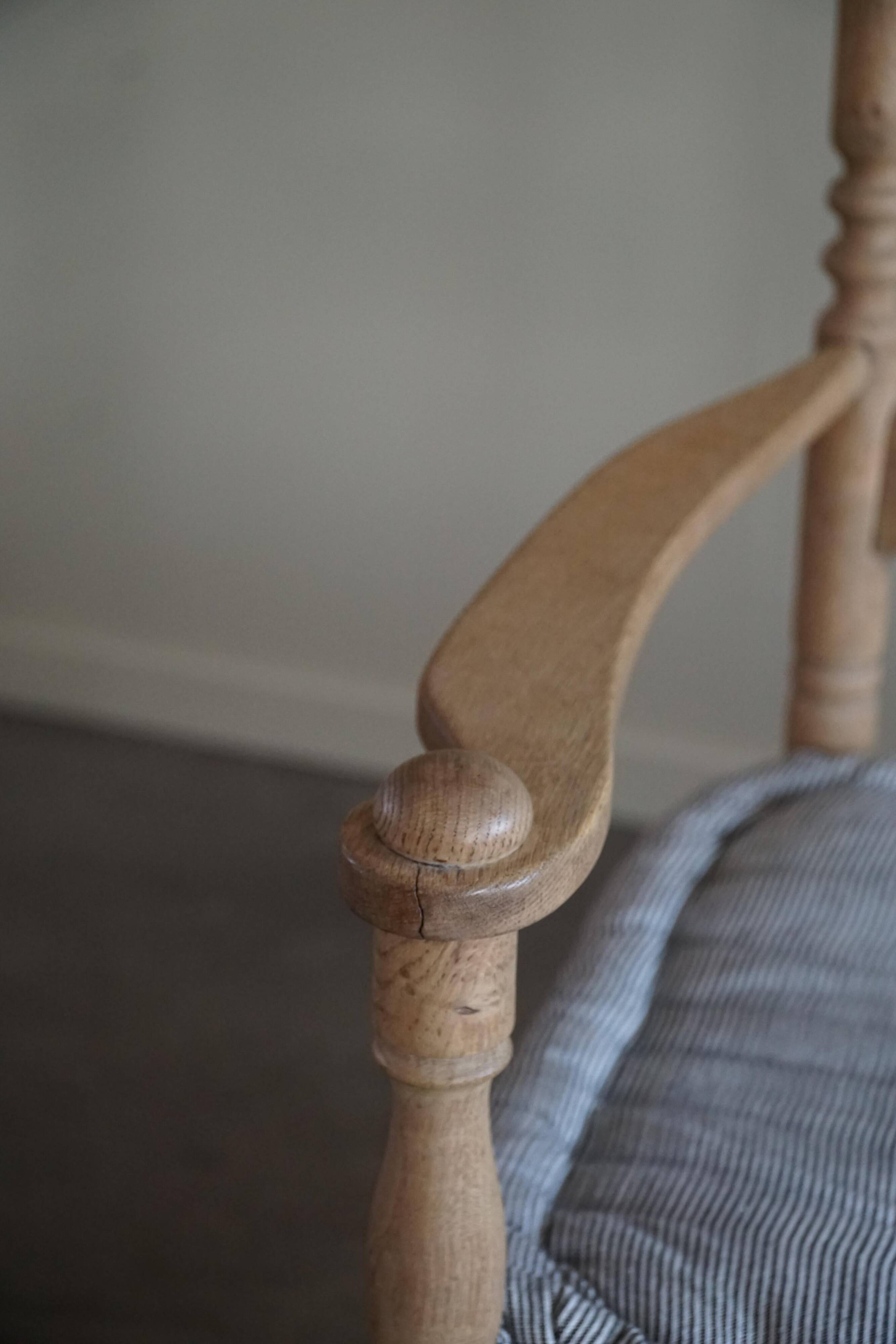 Sofa / Sculptural Danish modern three-seater Scandinavian bench, made by Hans Dau, 1950s.