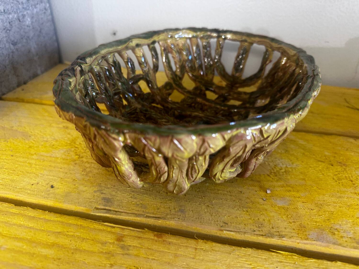 Vintage woven ceramic basket / empty pocket 19 / 25 cm