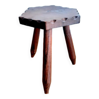 Tabouret tripode brutaliste pieds crayons