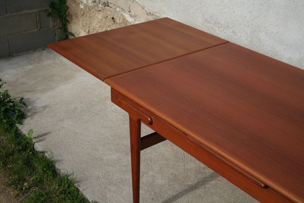 Ejvind A. Johansson scandinavian danish teak extendable dining table for Ivan Gern Mobelfabrik 60
