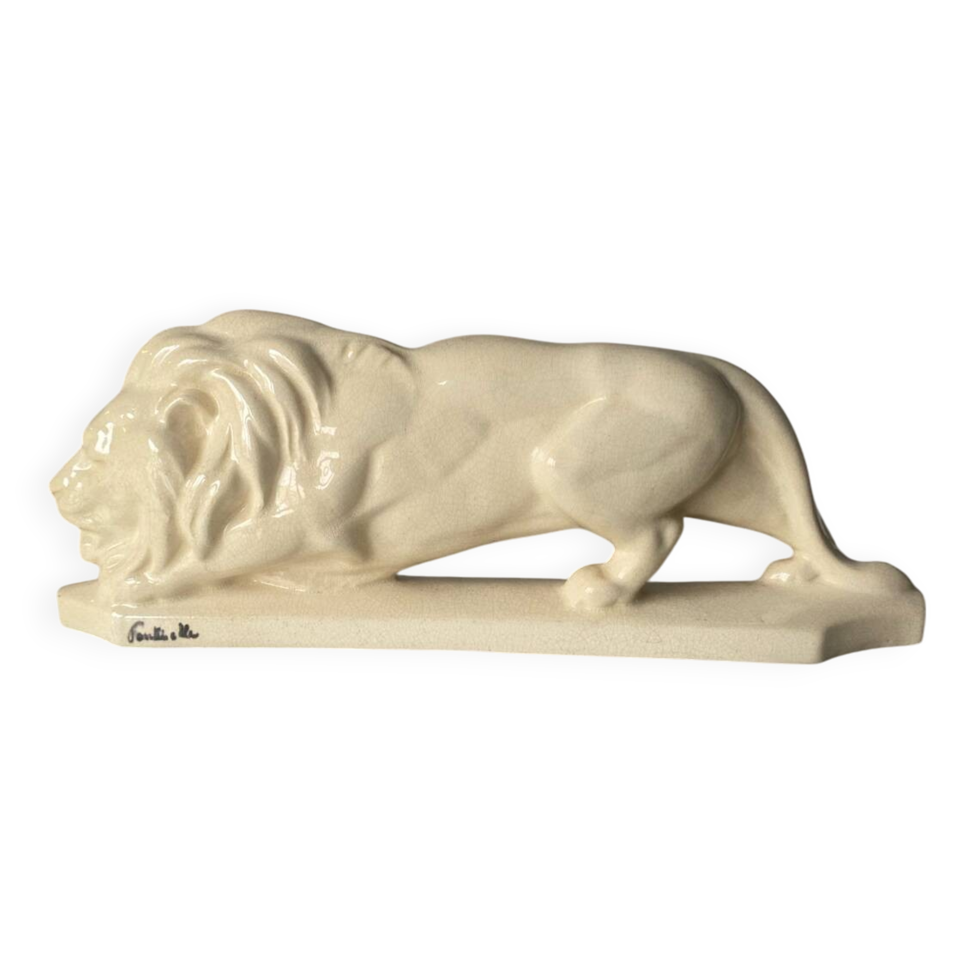 Fontinelle crackled ceramic walking lion