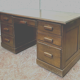 Bureau plat a caisson en acajou en bois d'acajou XX siècle