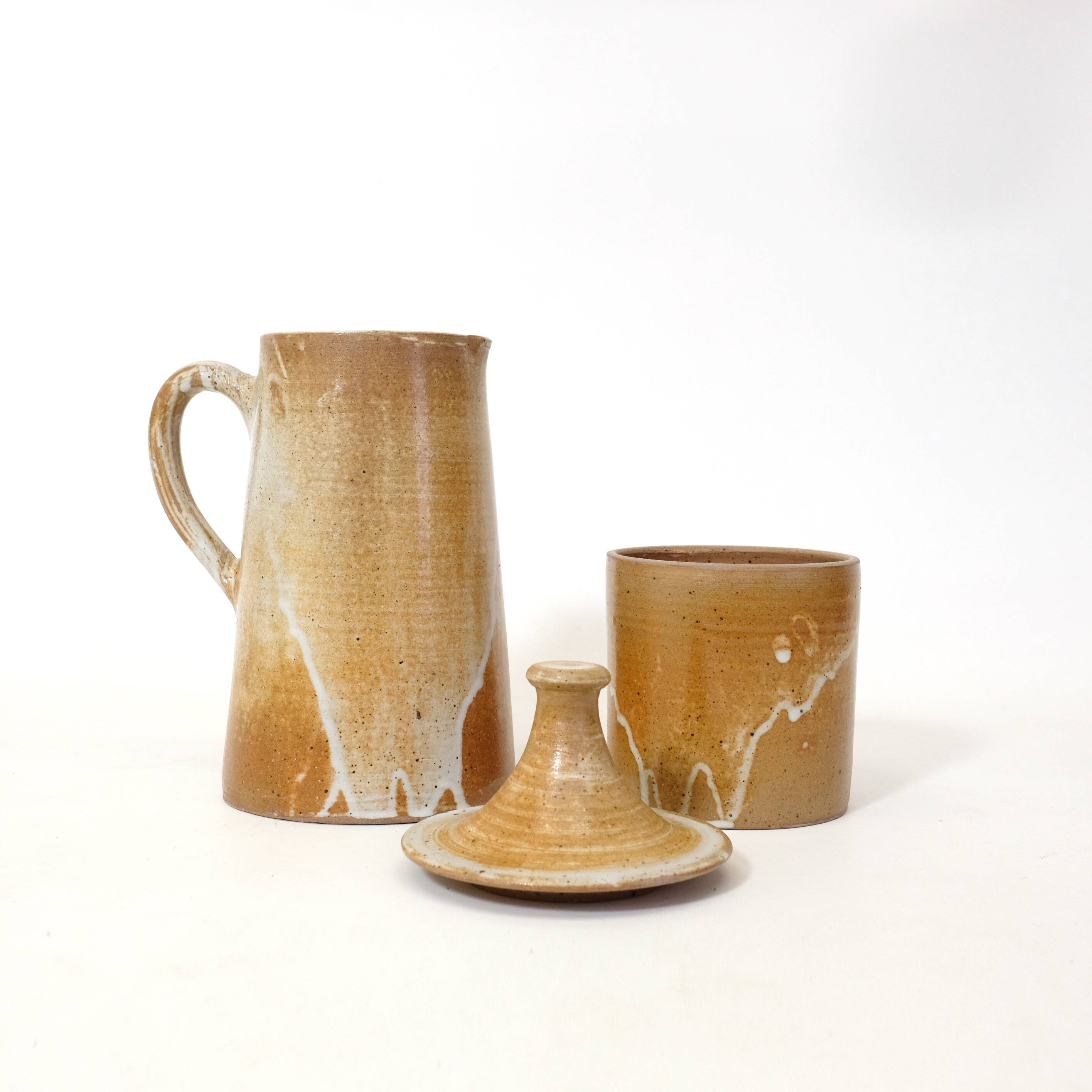 Ceramic pitcher and pot, French work from the 70s.