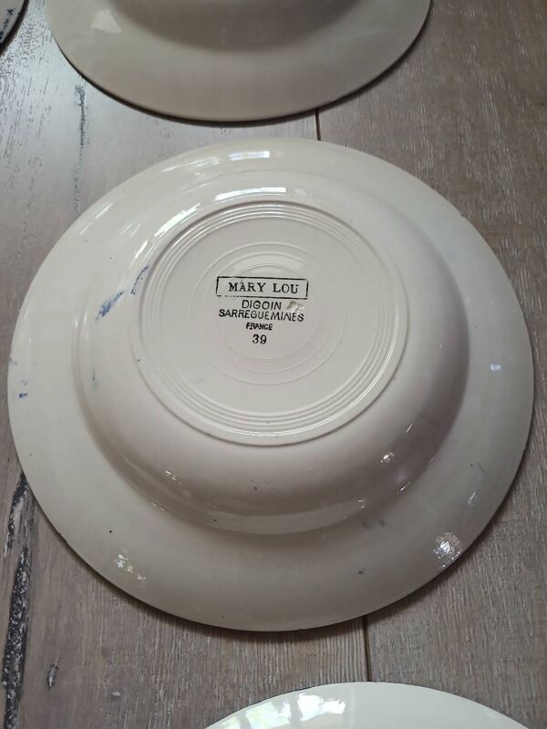 7 assiettes creuses Digoin et Sarreguemines