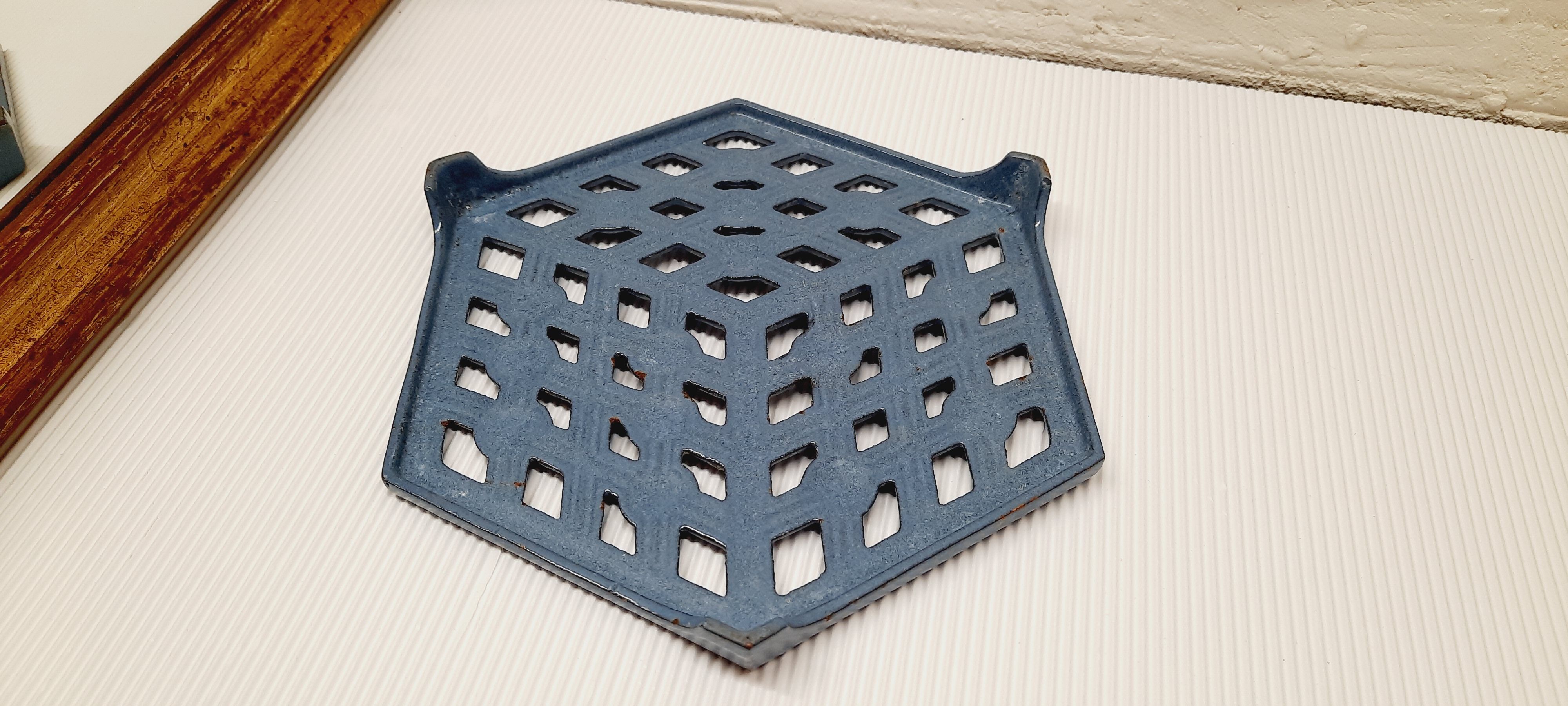 Art deco enamelled cast iron trivia