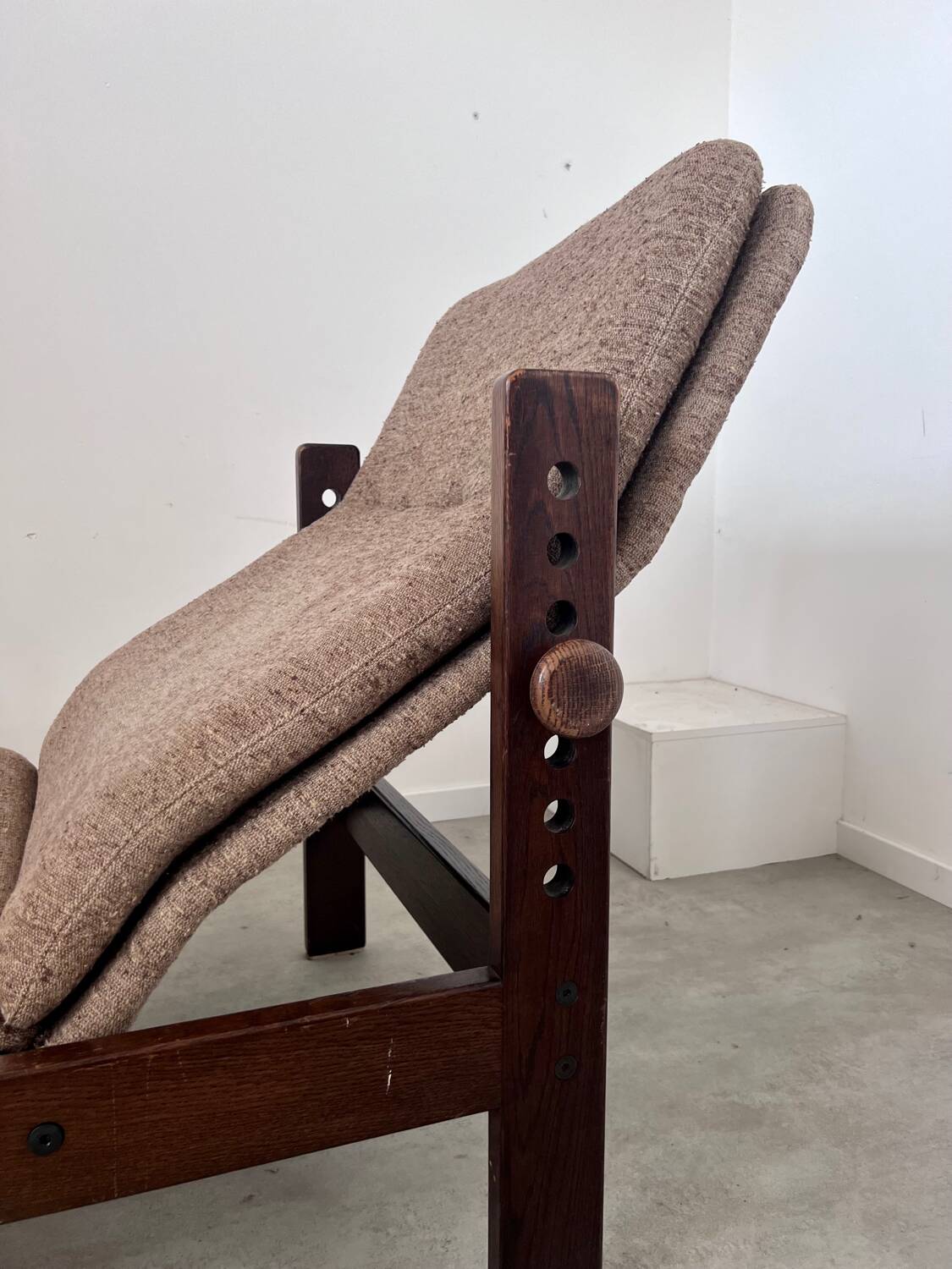 Old chaise longue wooden lounge chair Italian design from the 60s vintage