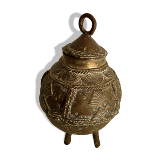 Art first, bronze ointment pot