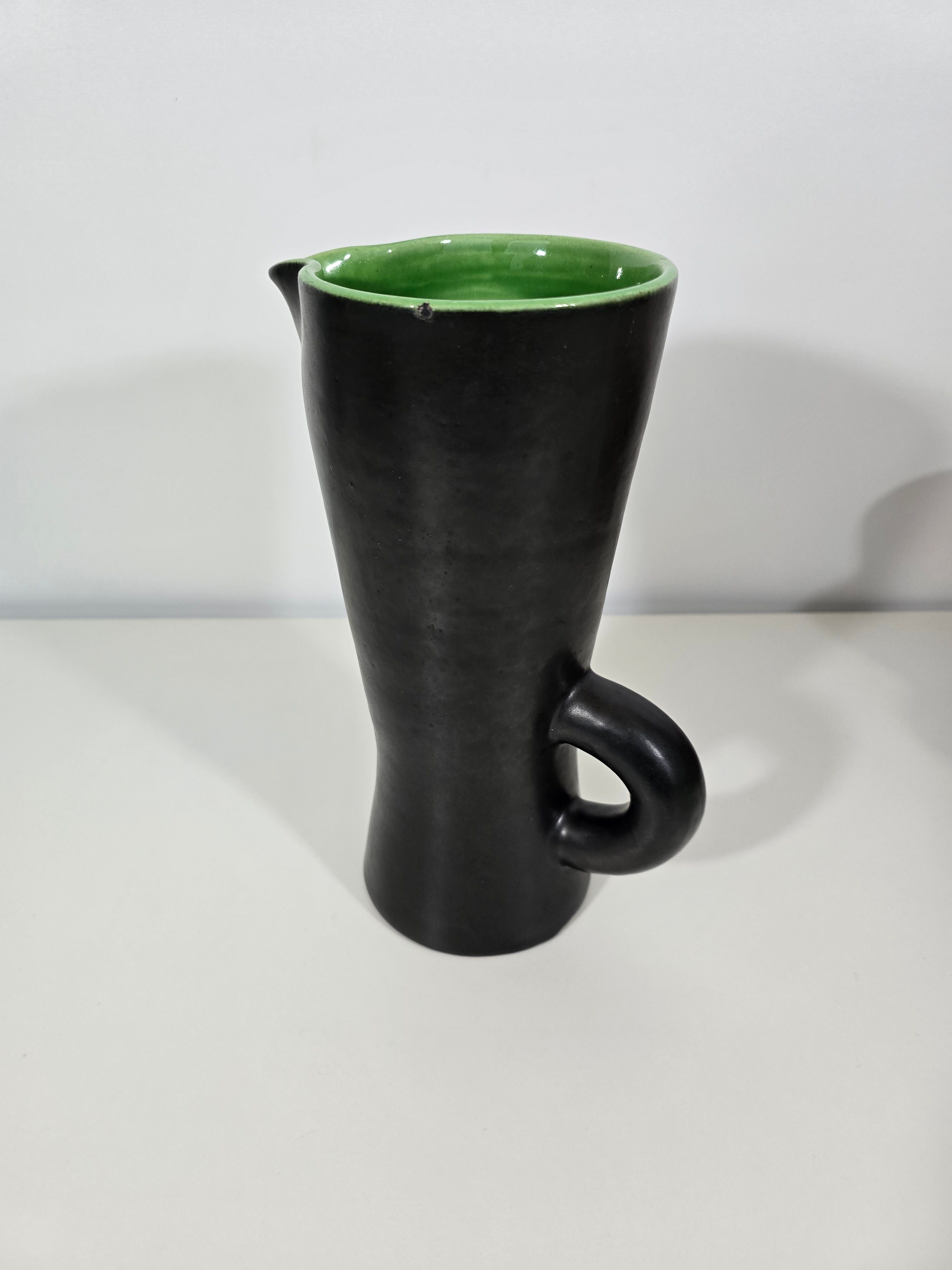 Pitcher and 6 cups model 860 by Pol Chambost in ceramic from around 1950.