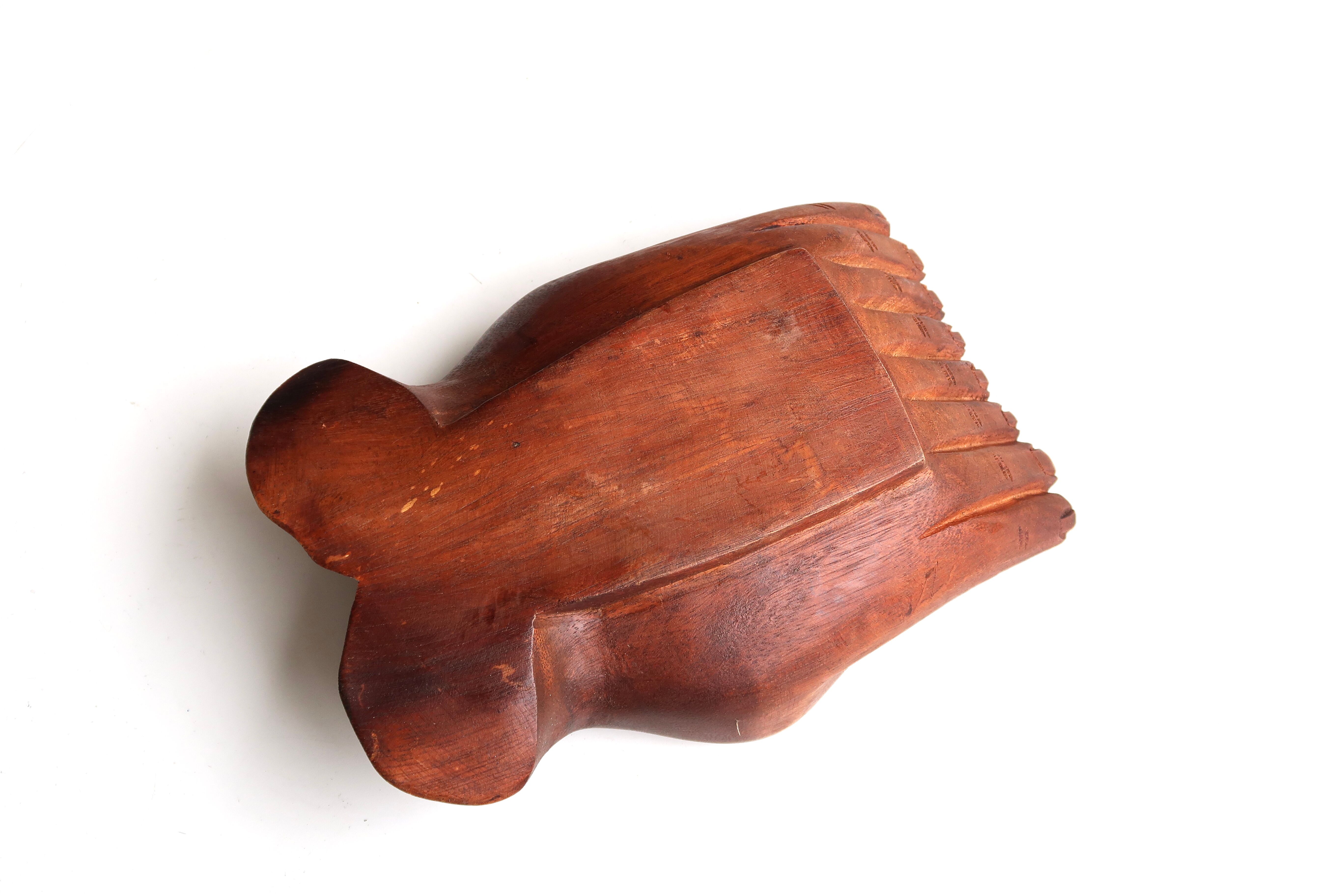 Empty pocket, hands joined in carved wood, 70s