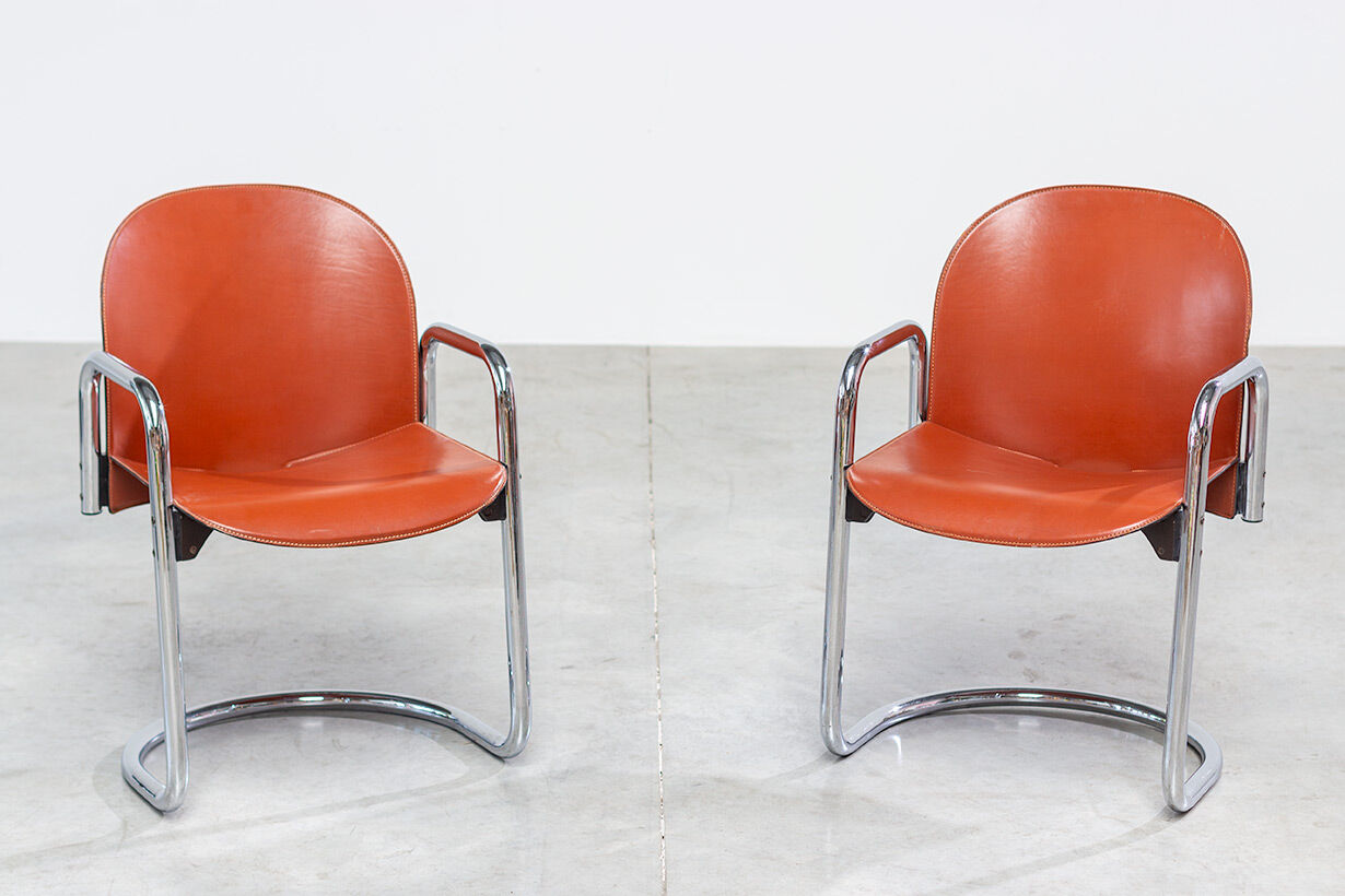 Two leather chairs Tobia Scarpa Design Dialogo Modernist, 1970