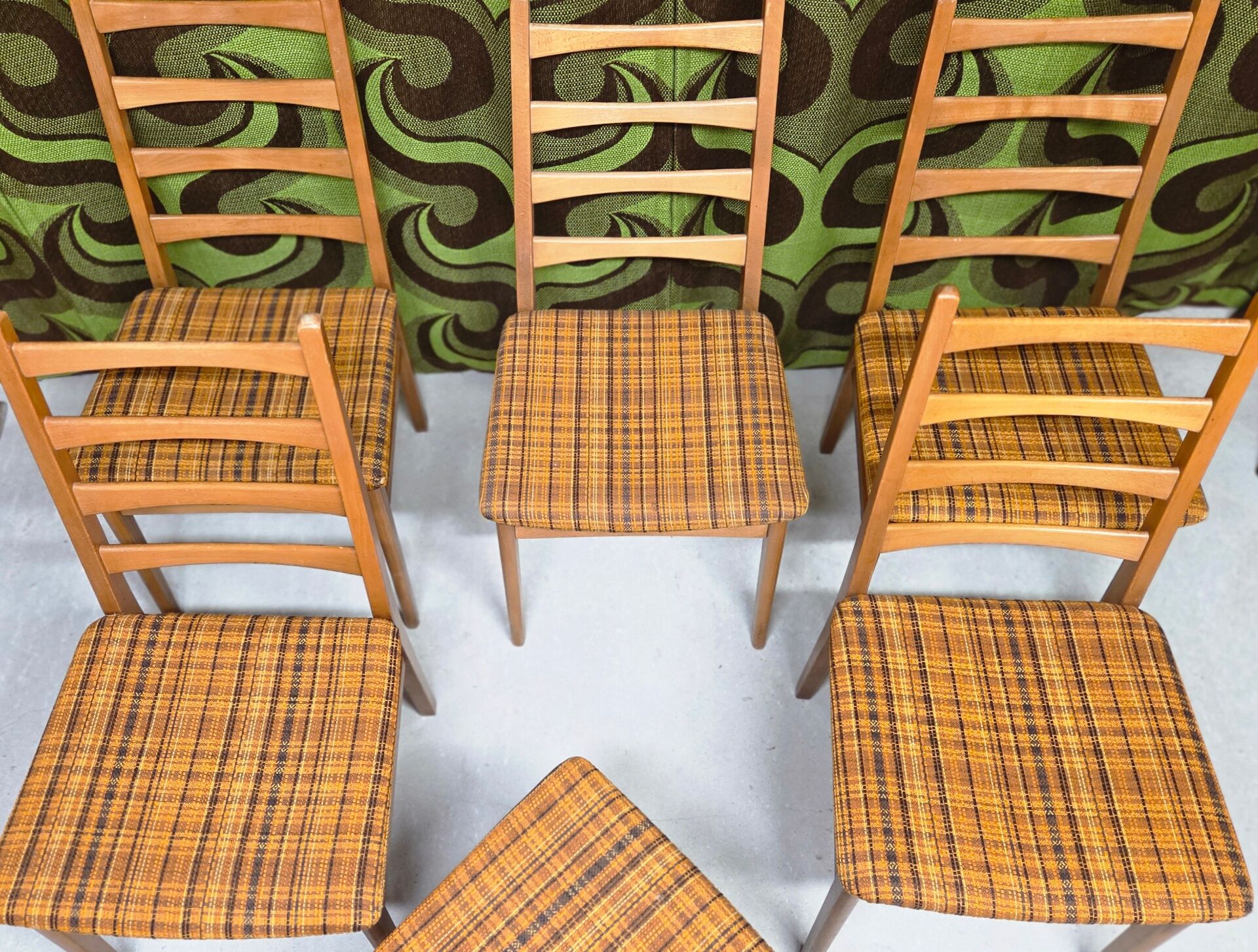 Set of 6 vintage Scandinavian chairs from the 60s/70s.