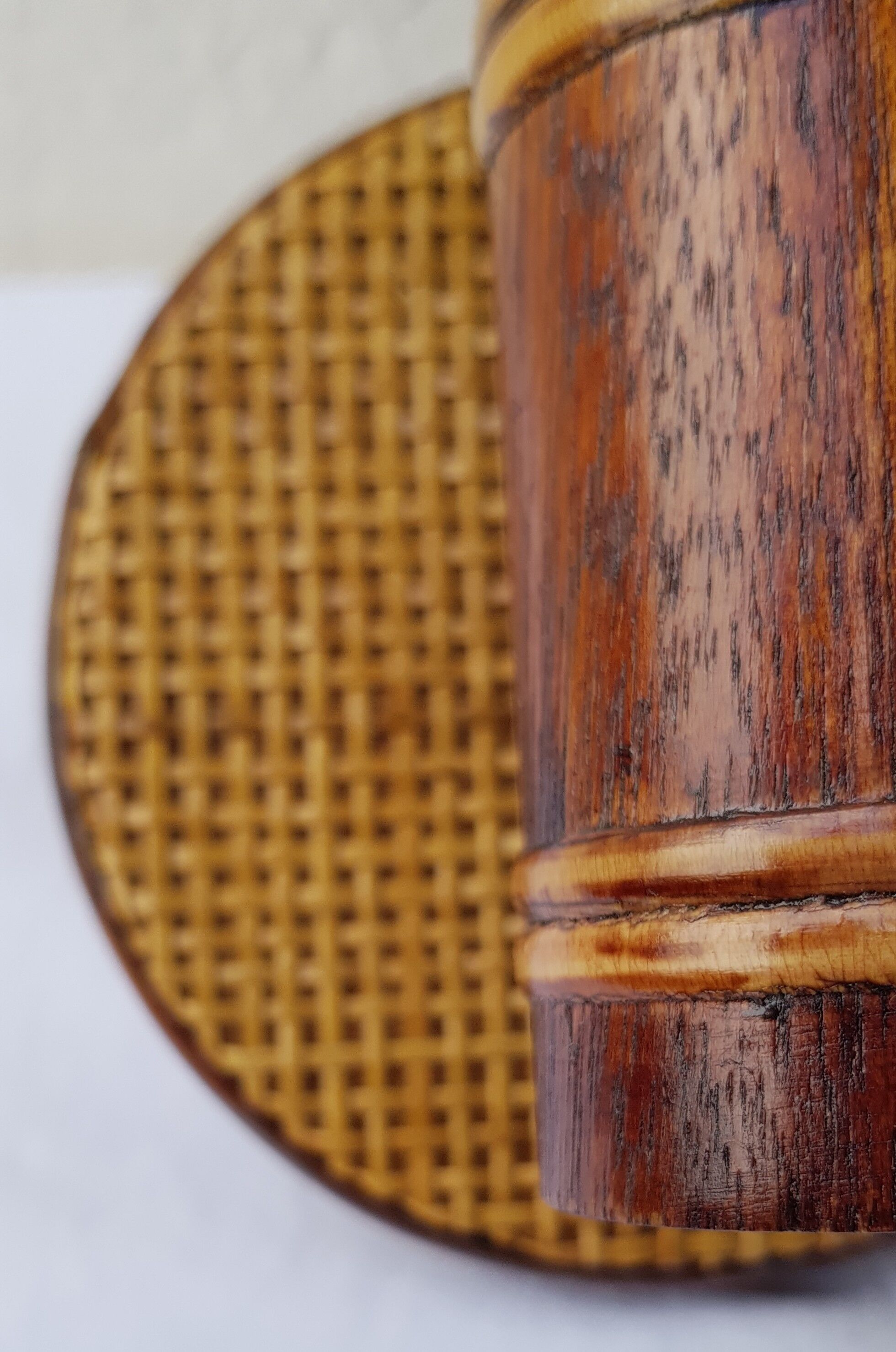 Pair of wood and rattan wall lamps 70