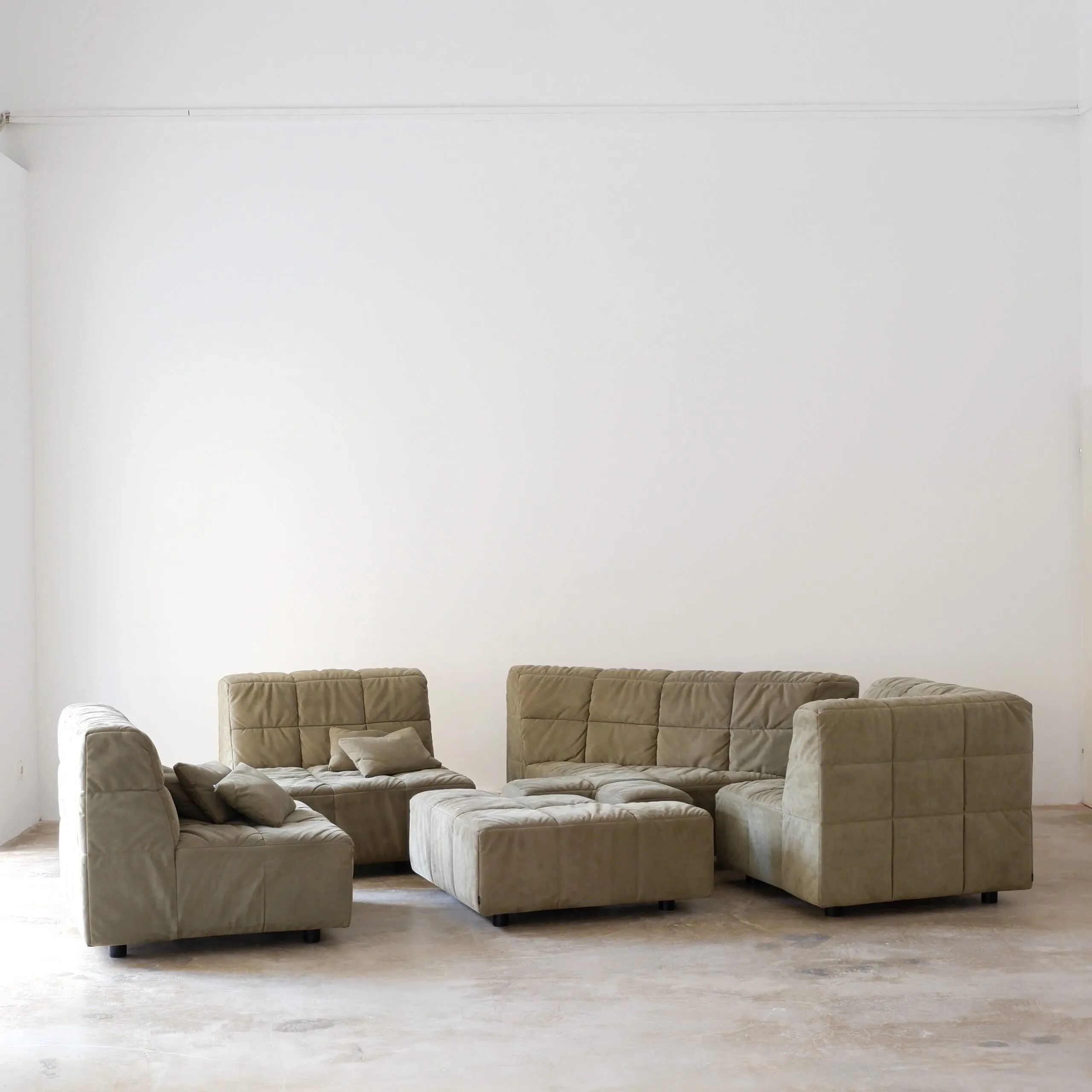 “Castell” sofa by Hans Hopfer for Neue Wiener Werkstätten