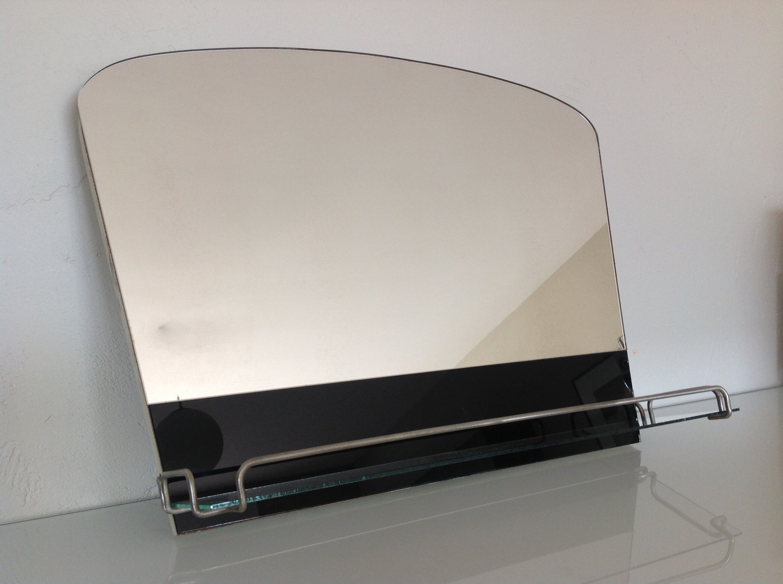 Two-tone bathroom mirror with its tablet, vintage 50s/60s