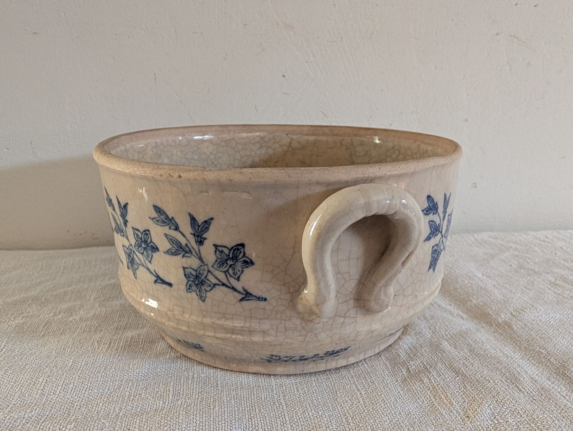 Cache-pot , vide poche en faïence vers 1900