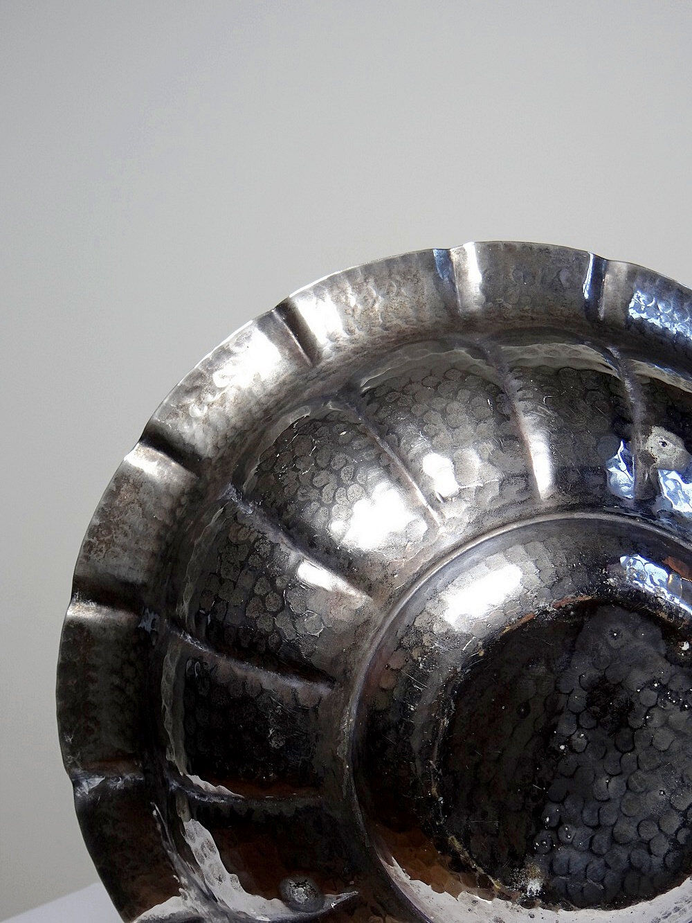 Large basin, bowl, Olri Italy vintage 1950s hammered silver.