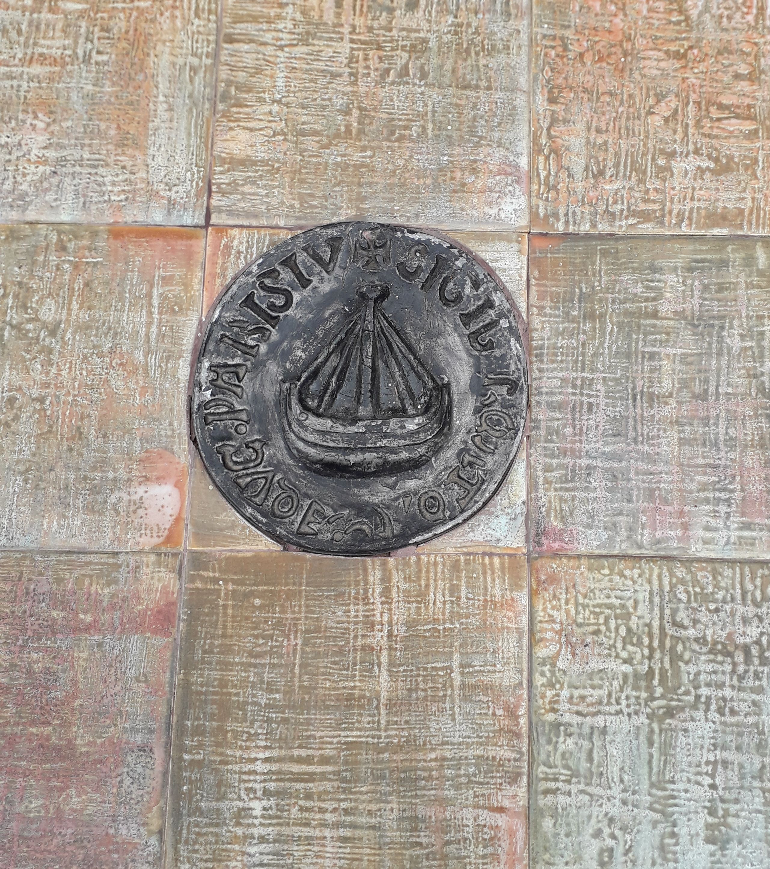 Post modernist ceramic coffee table in 60s/70s