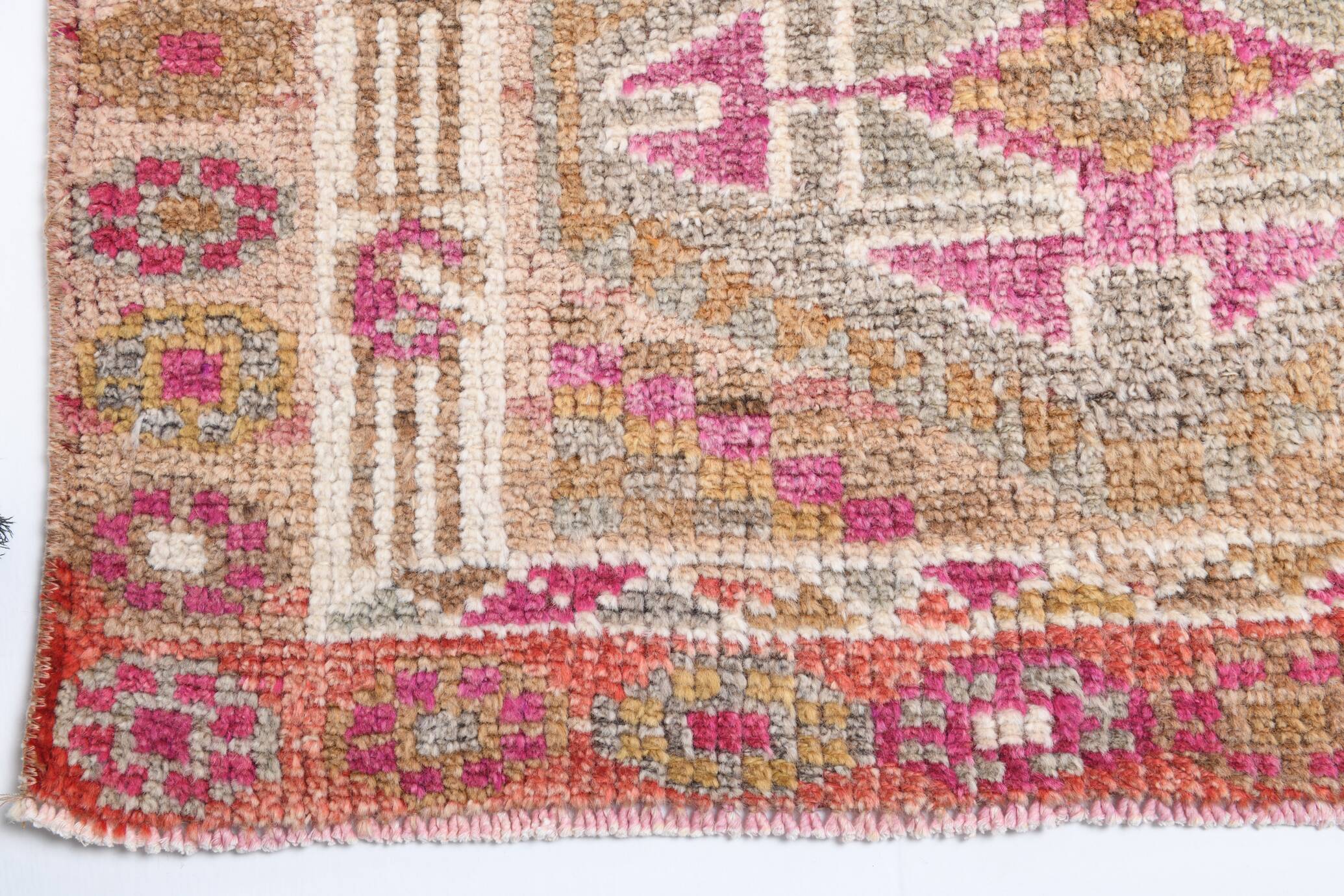 Shades Of Pink Cream Vintage Runner Rug, 85x330Cm
