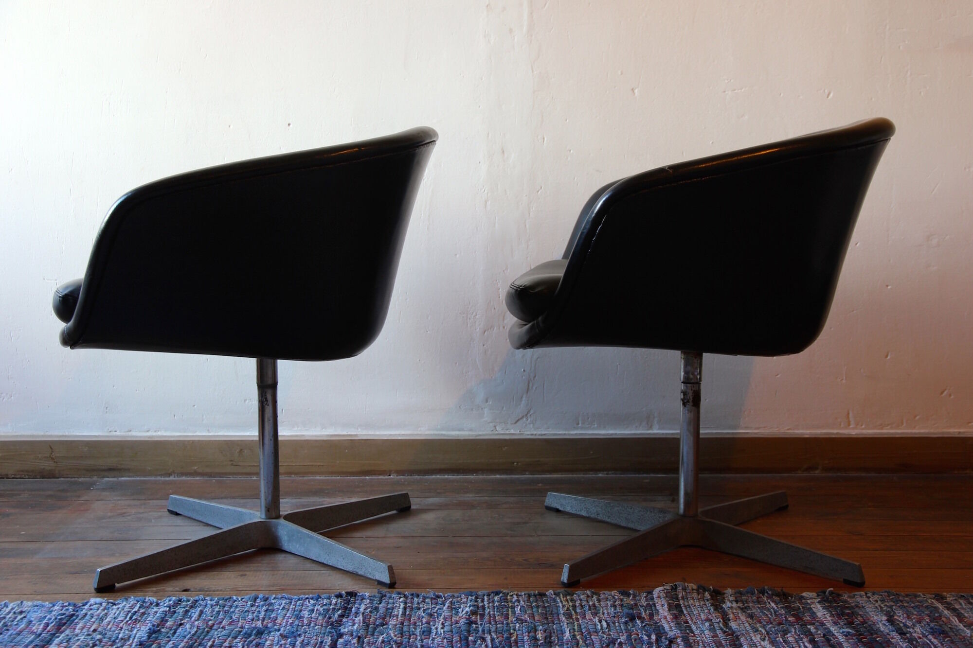 Pair of Pierre Paulin leather armchairs for Artifort 60s