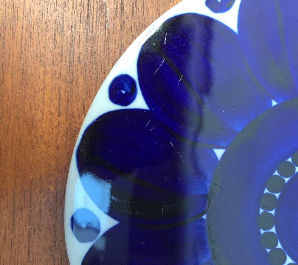 Vintage Valencia wall plate design by Ulla Procope for Arabia, Finland.