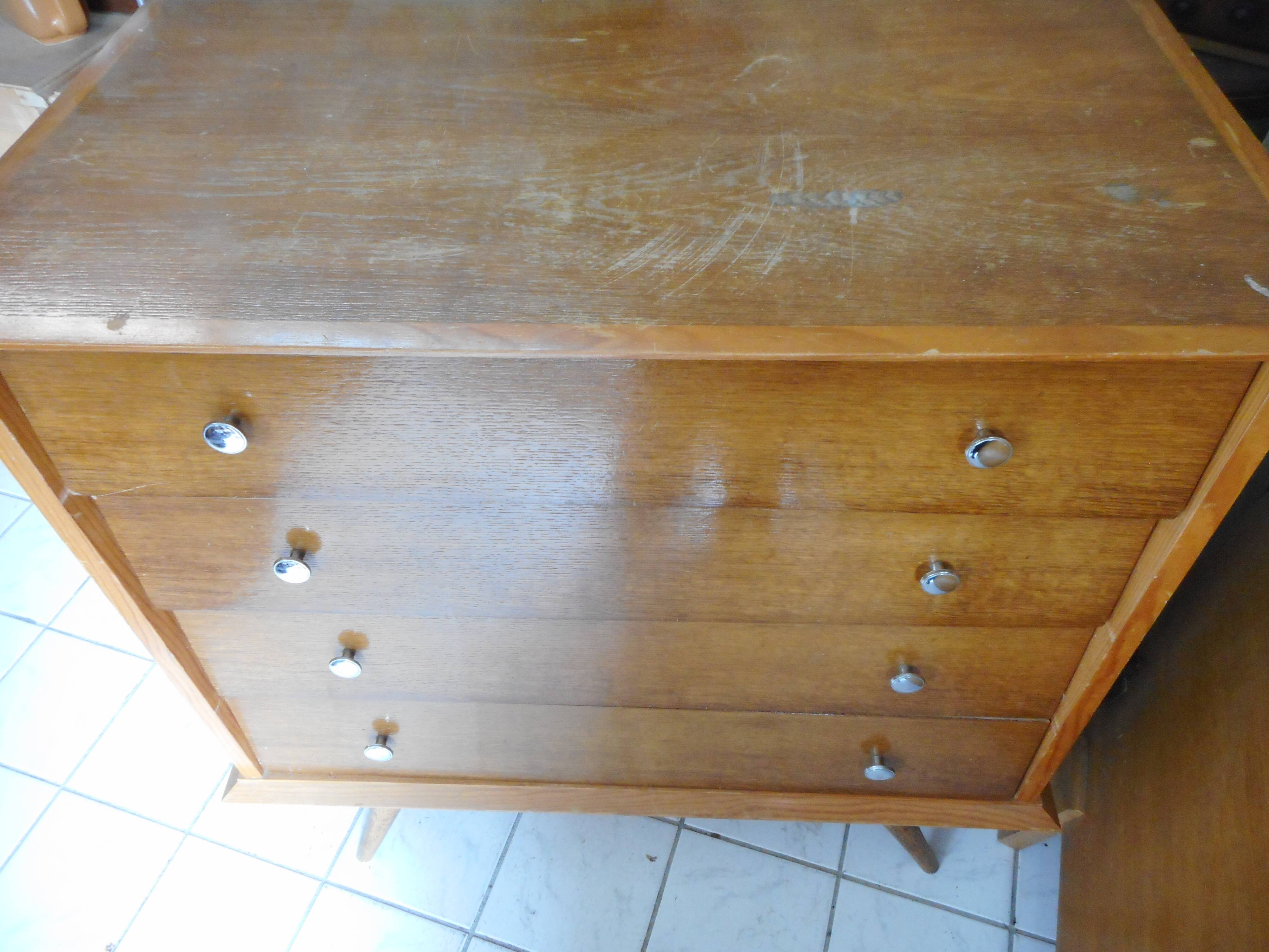 Commode bois clair pieds compas