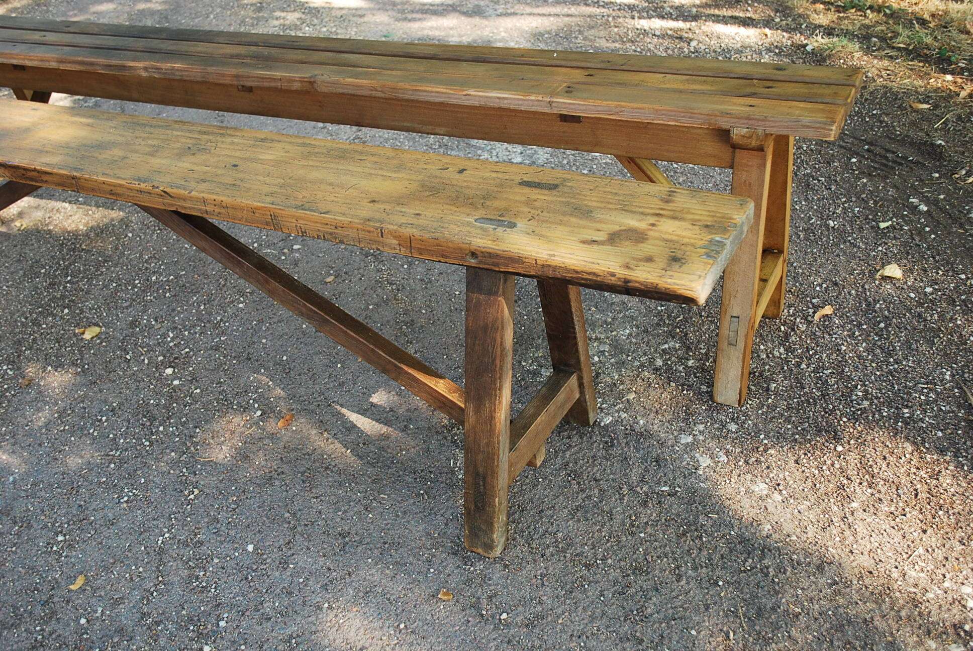 Set of 2 benches