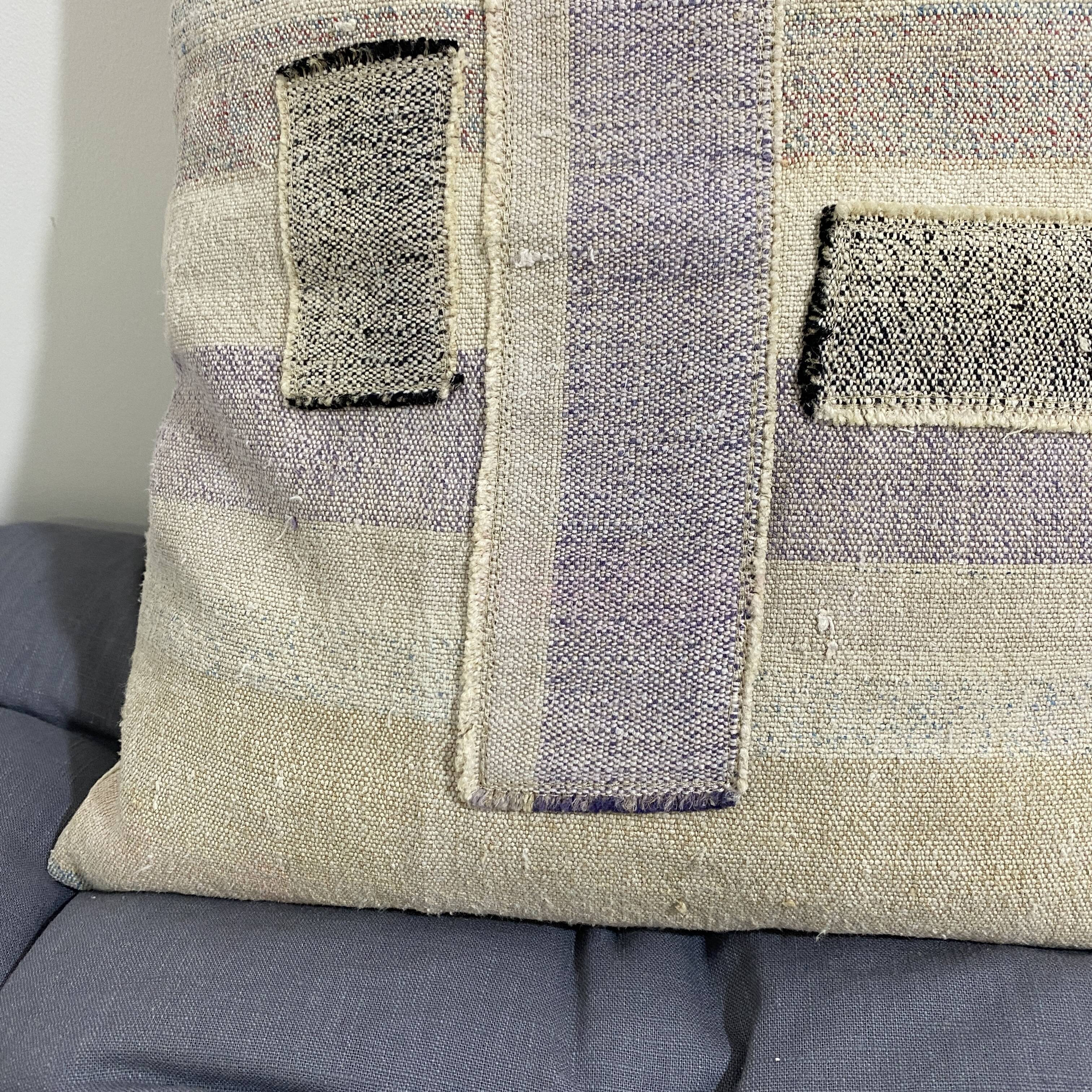 Coussin en toile ancienne style Kilim