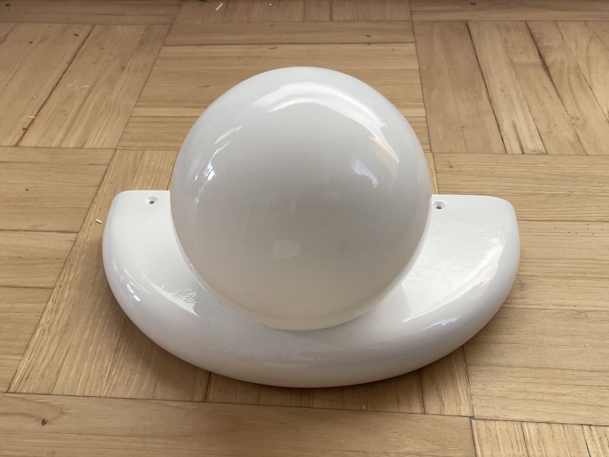 80s wall light