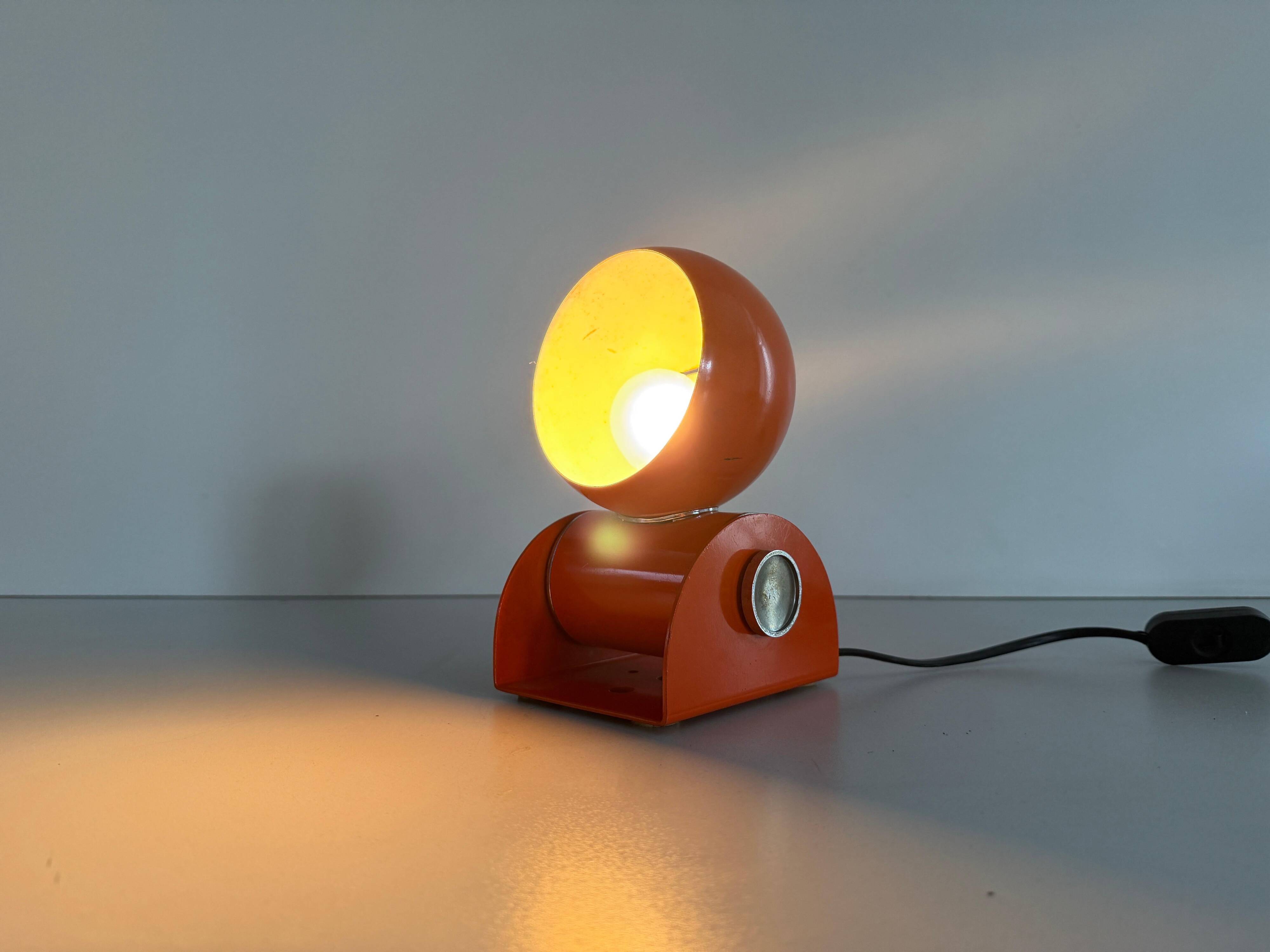 Lampe de table en métal NO AGE, années 1970, Italie