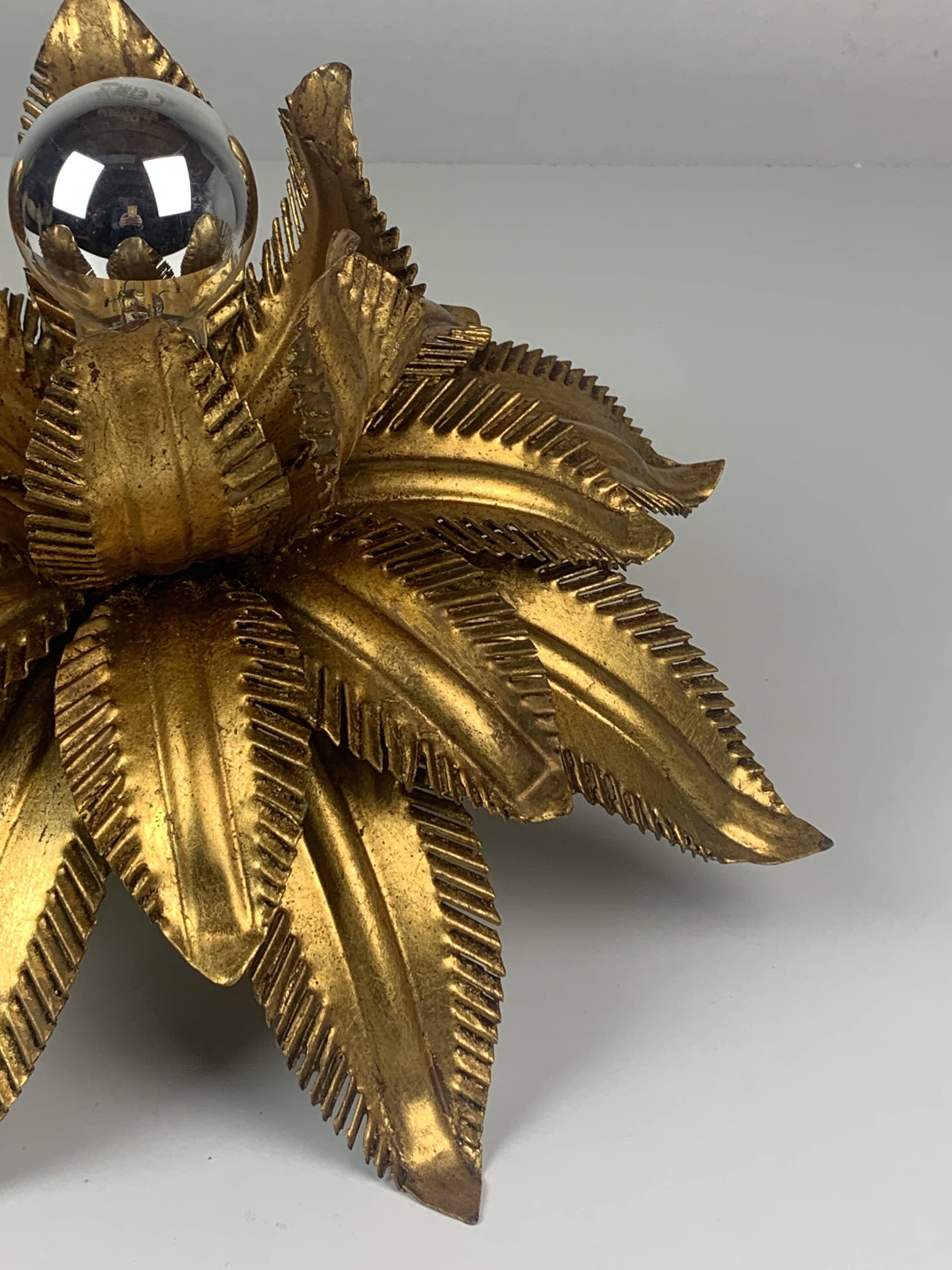 Paire de plafonniers florentins en laiton de style Hollywood Regency par Hans Kogl, années 1960