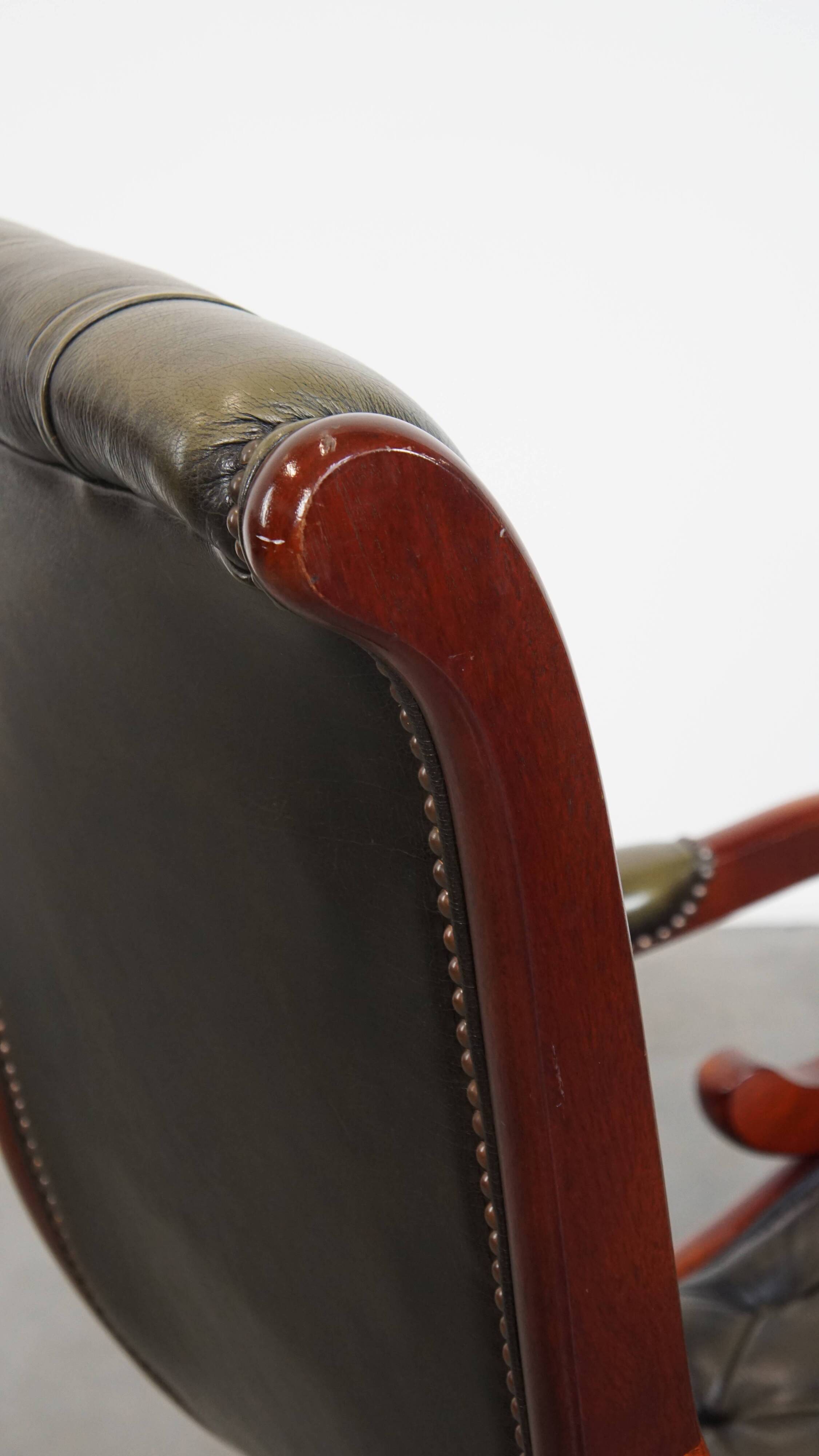 Green English-Style Cowhide Leather Chesterfield Armchair with Wood