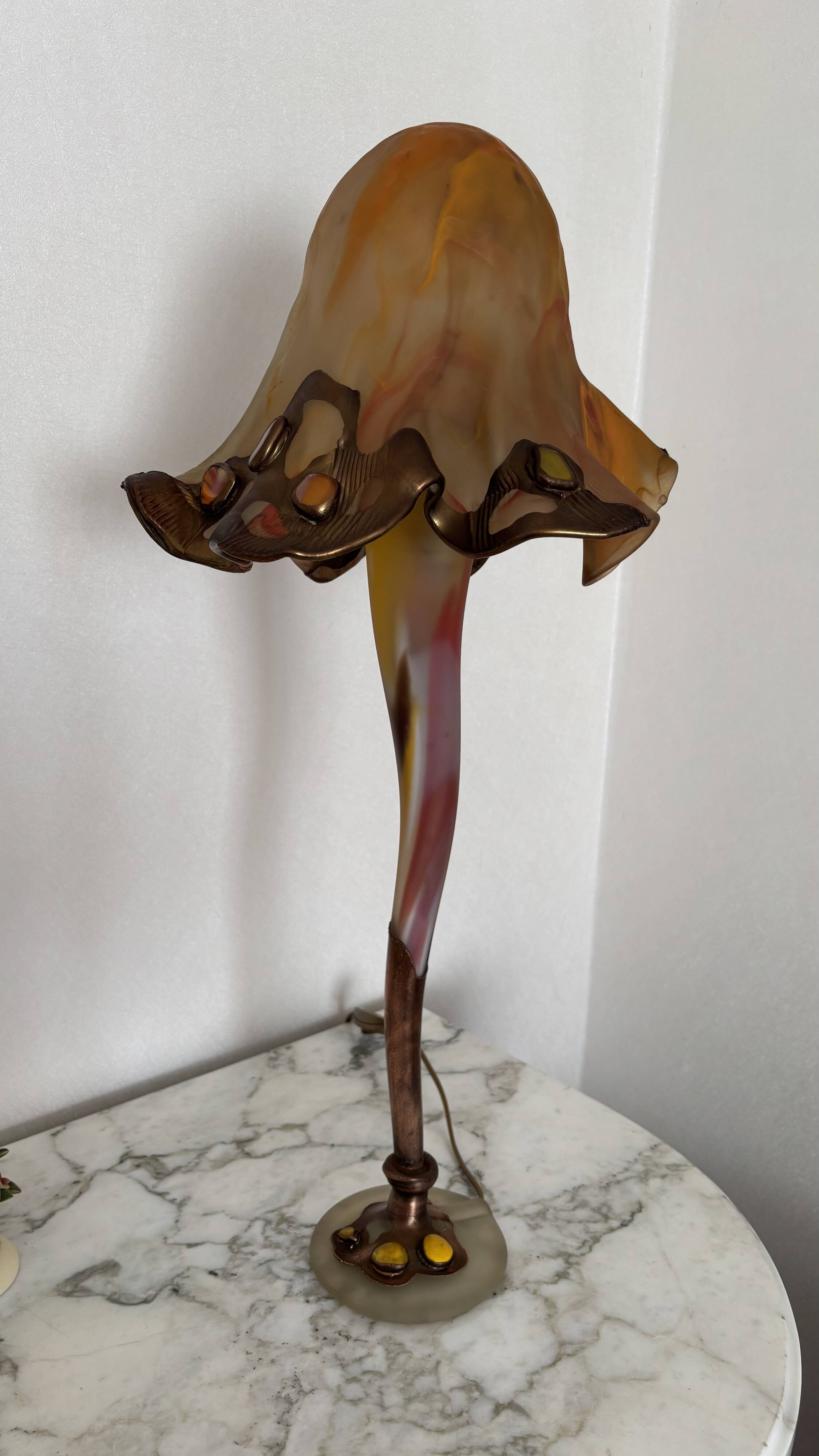 Mushroom-shaped glass paste lamp