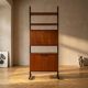 Unité murale modulaire moderne du milieu du siècle, cabinet de rangement en placage et métal noir, années 1960, Europe