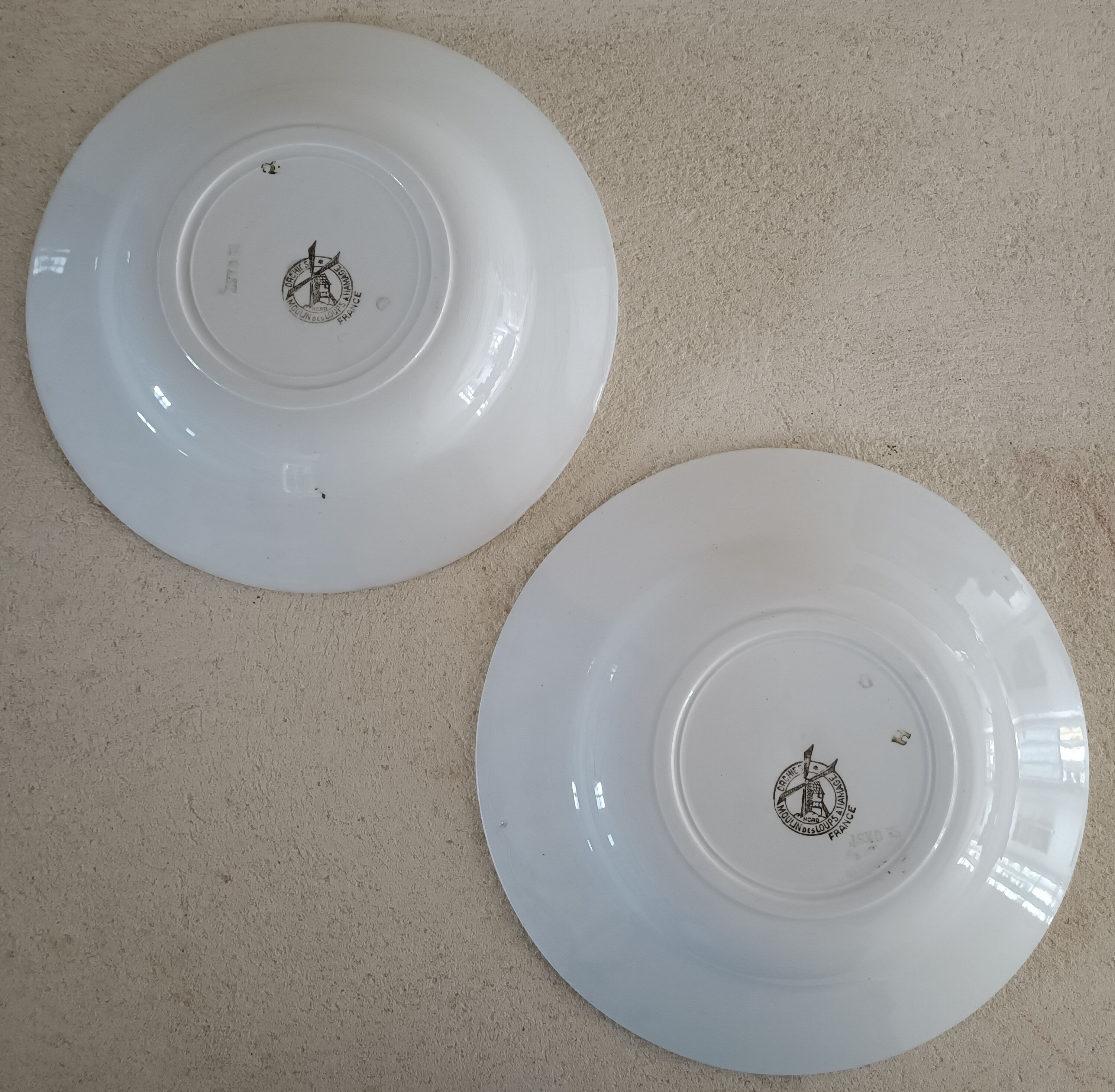 2 hollow plates Moulins des loups & Hamage