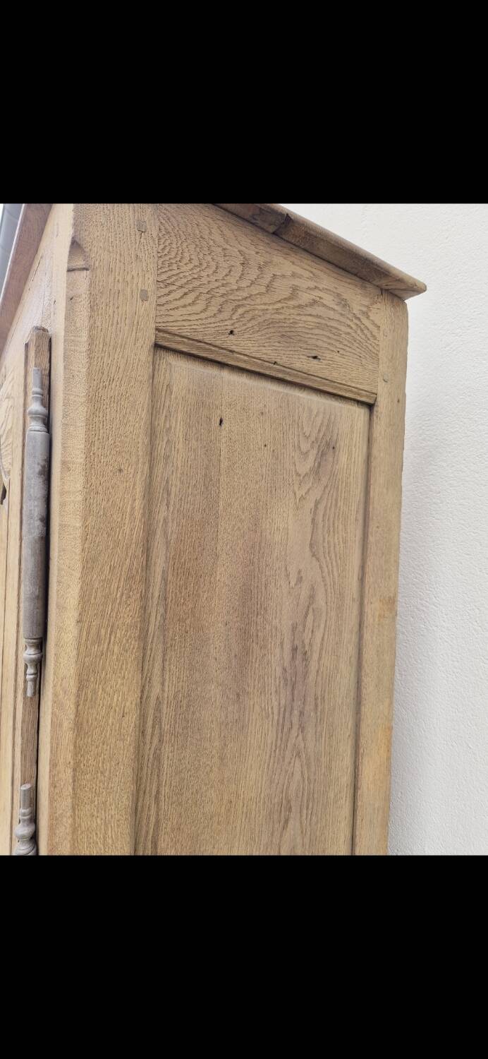 Louis XV period sideboard in solid oak Aerogommer