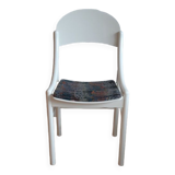 Chaise Baumann blanche.