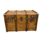 Malle en bois et fer