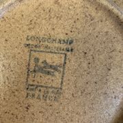 6 assiettes creuses en grès émaillé marron Longchamp, années 1970