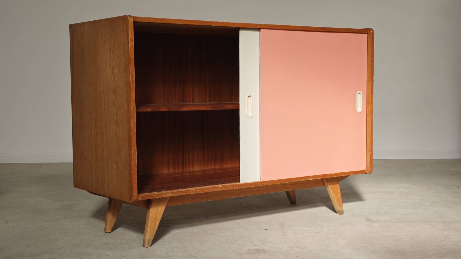 Buffet U452 pink and white by Jiri Jiroutek for Interier Praha