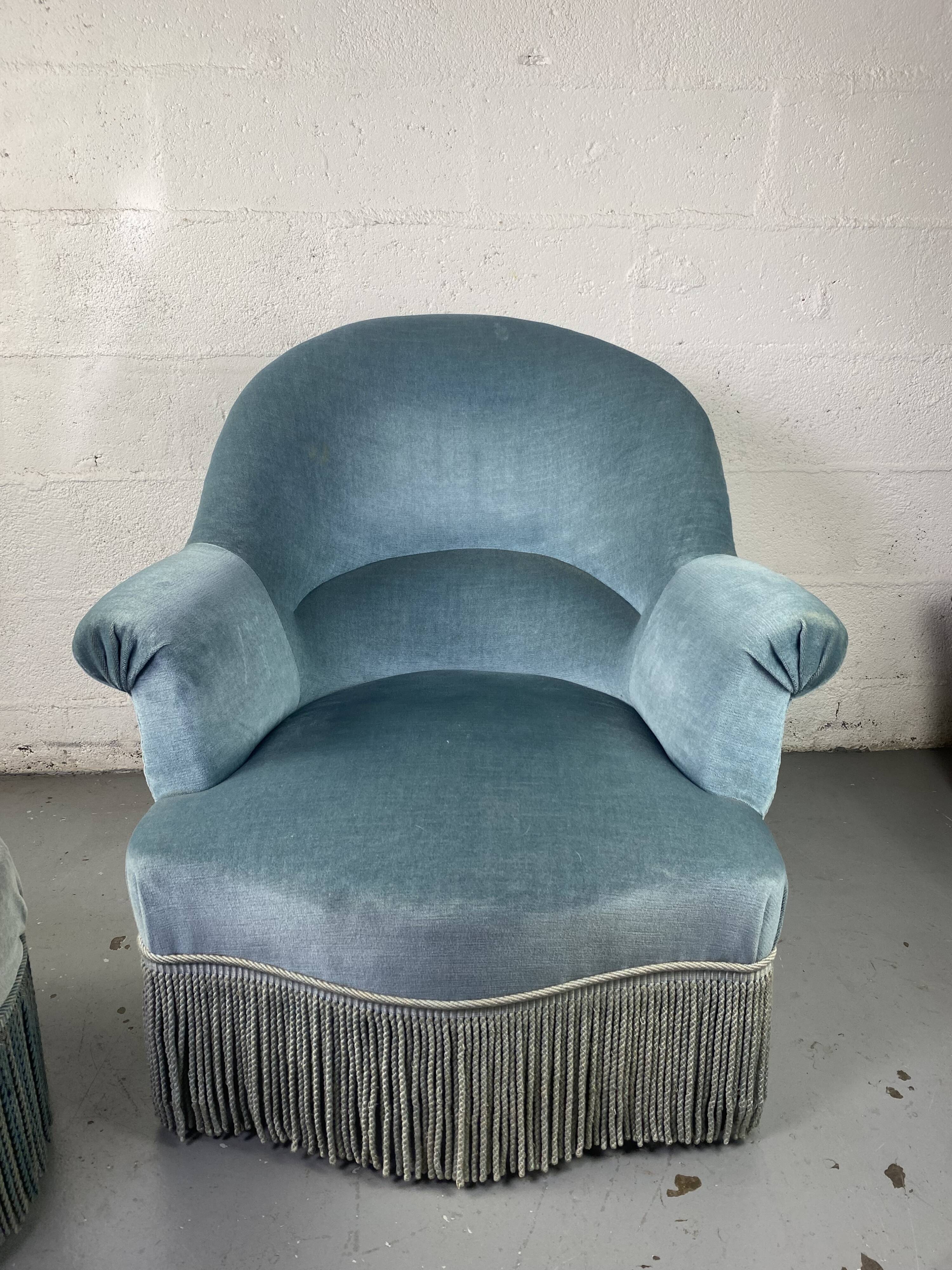 Blue toad armchair and its footrest
