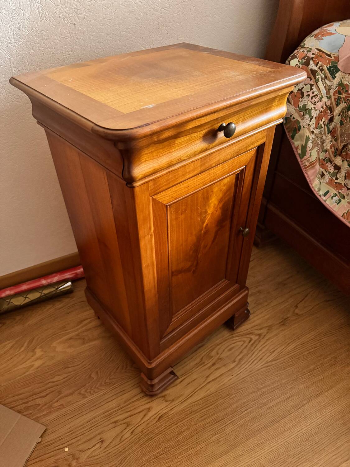 Bedside table