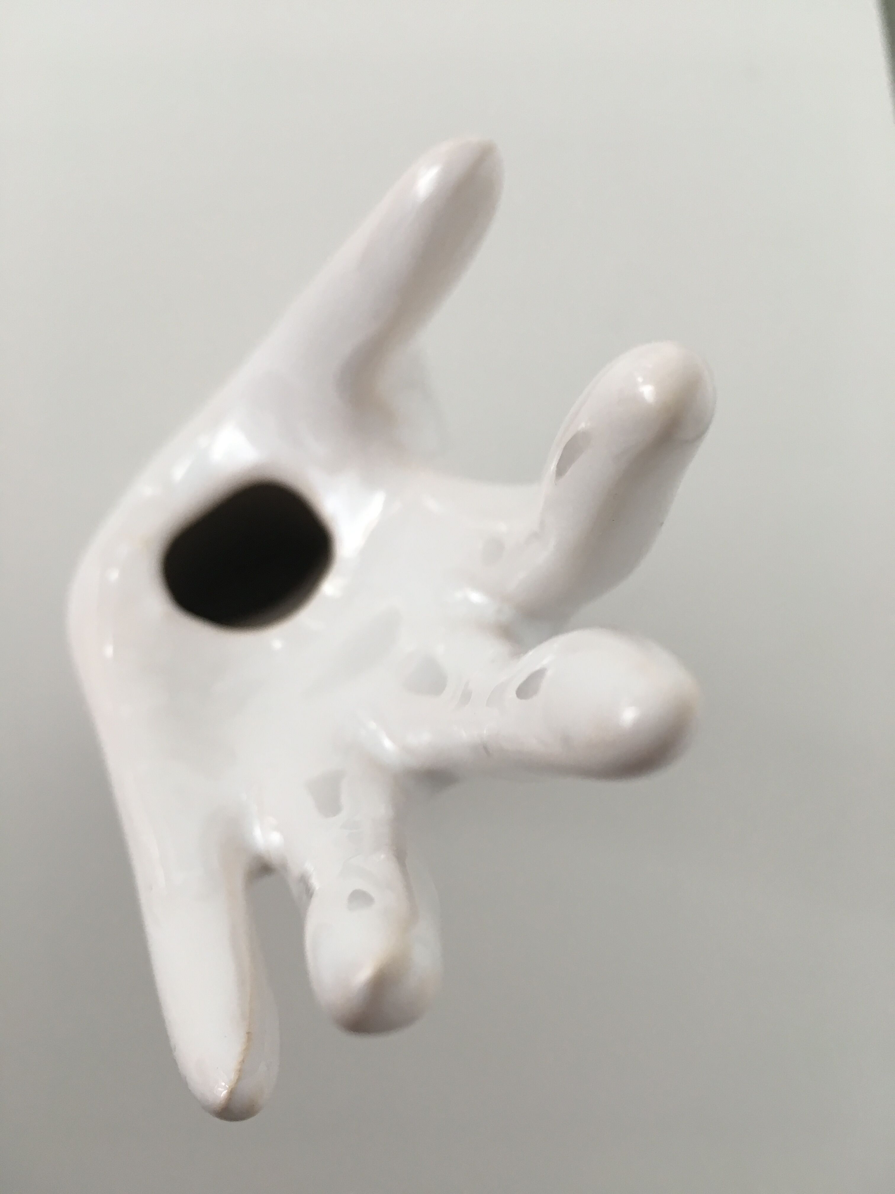 Hand ringed white ceramic 70