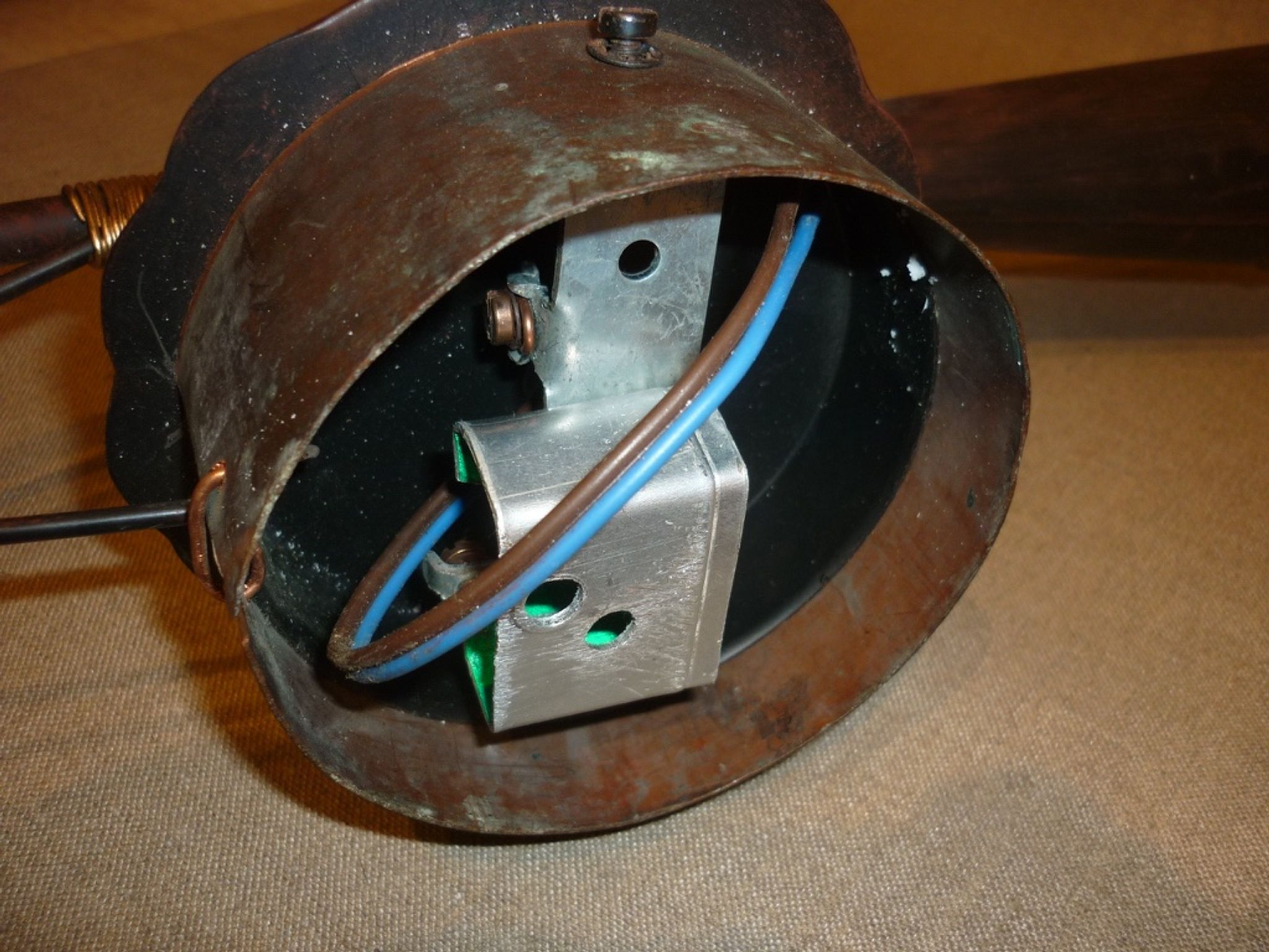 Wall lamp in iron