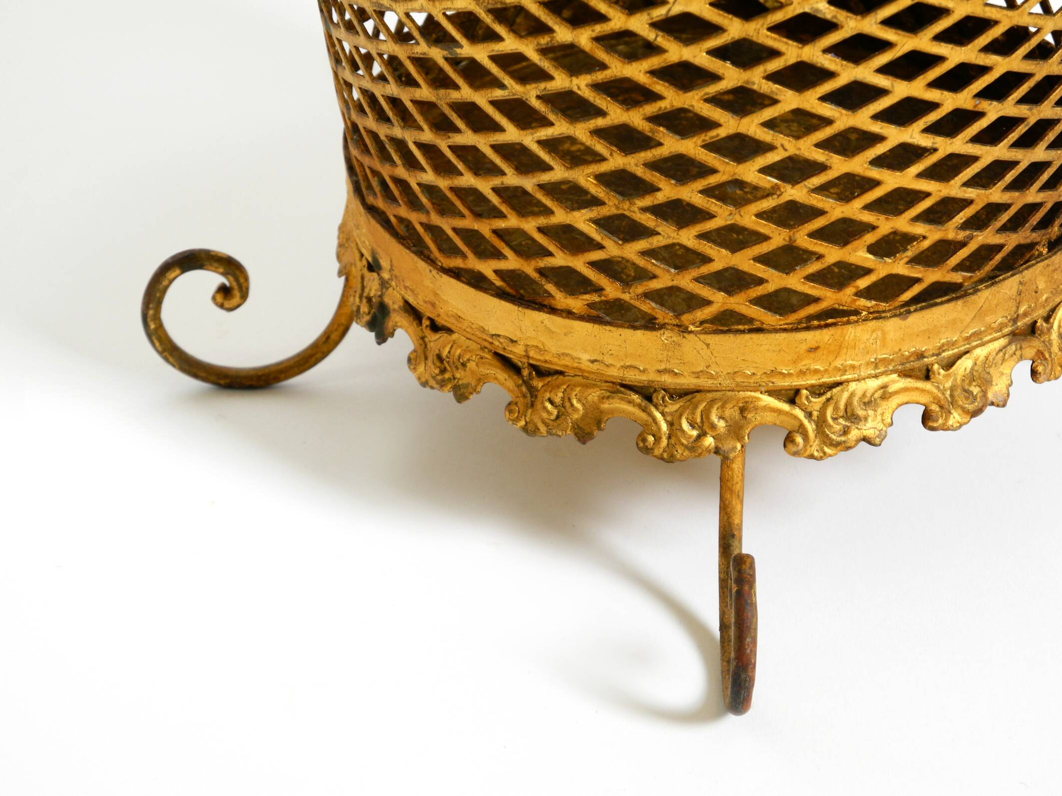 Large Mid-Century Regency umbrella stand made of gilded metal, Italy 1960s