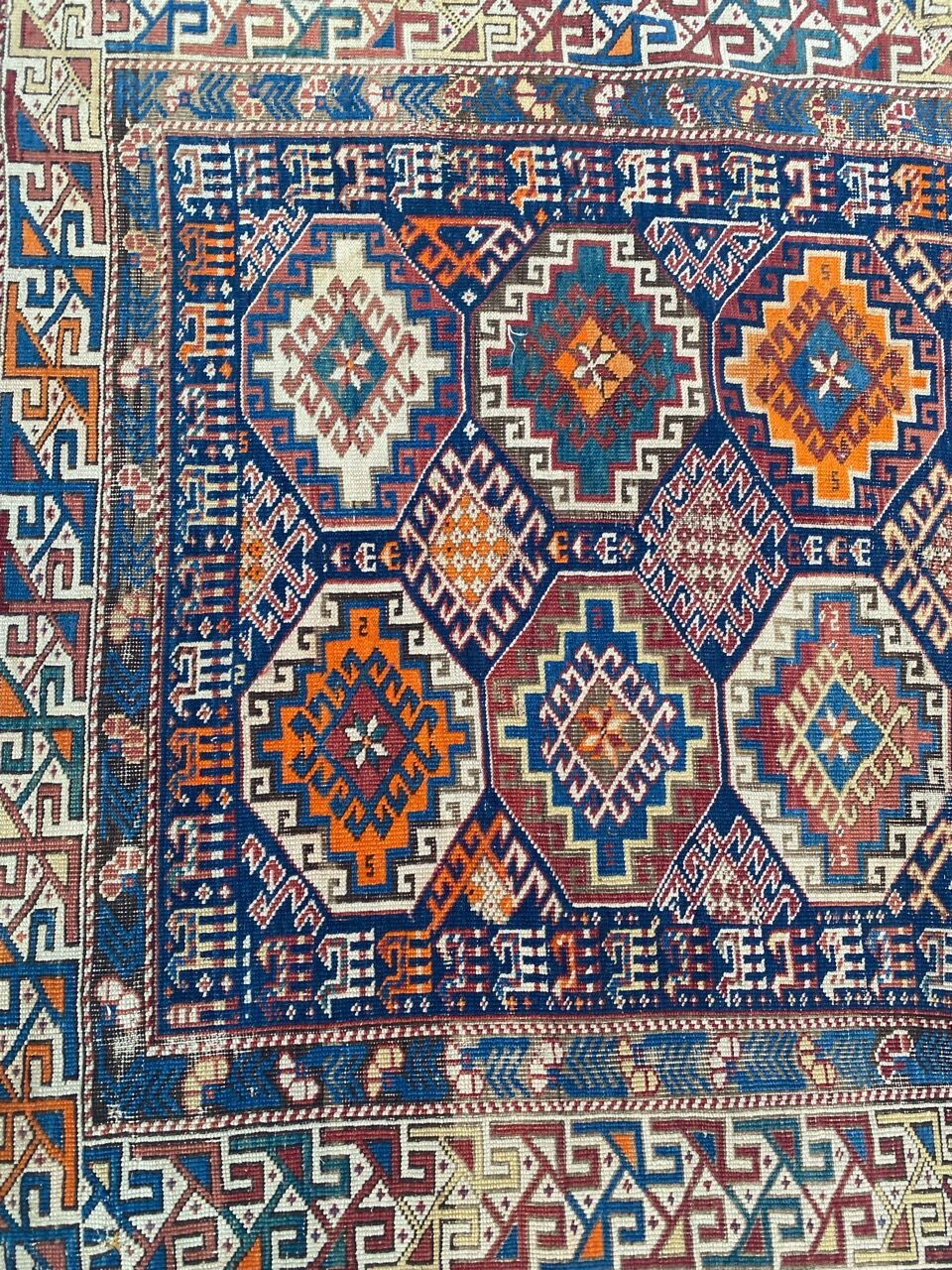 Pretty old Caucasian chirwan carpet of the 19th century  115x176cm