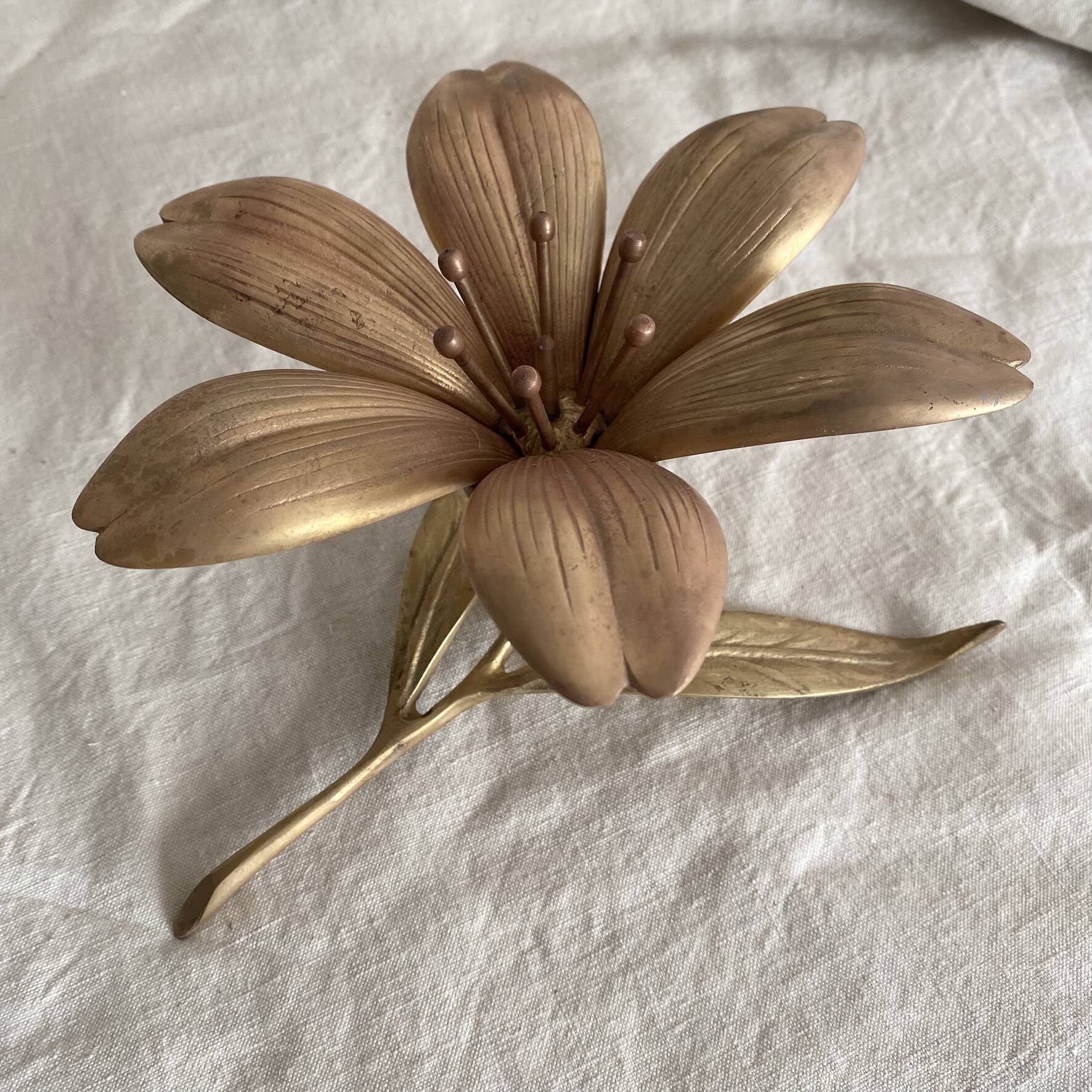 Brass flower, ashtray petals from the 60s-70s.