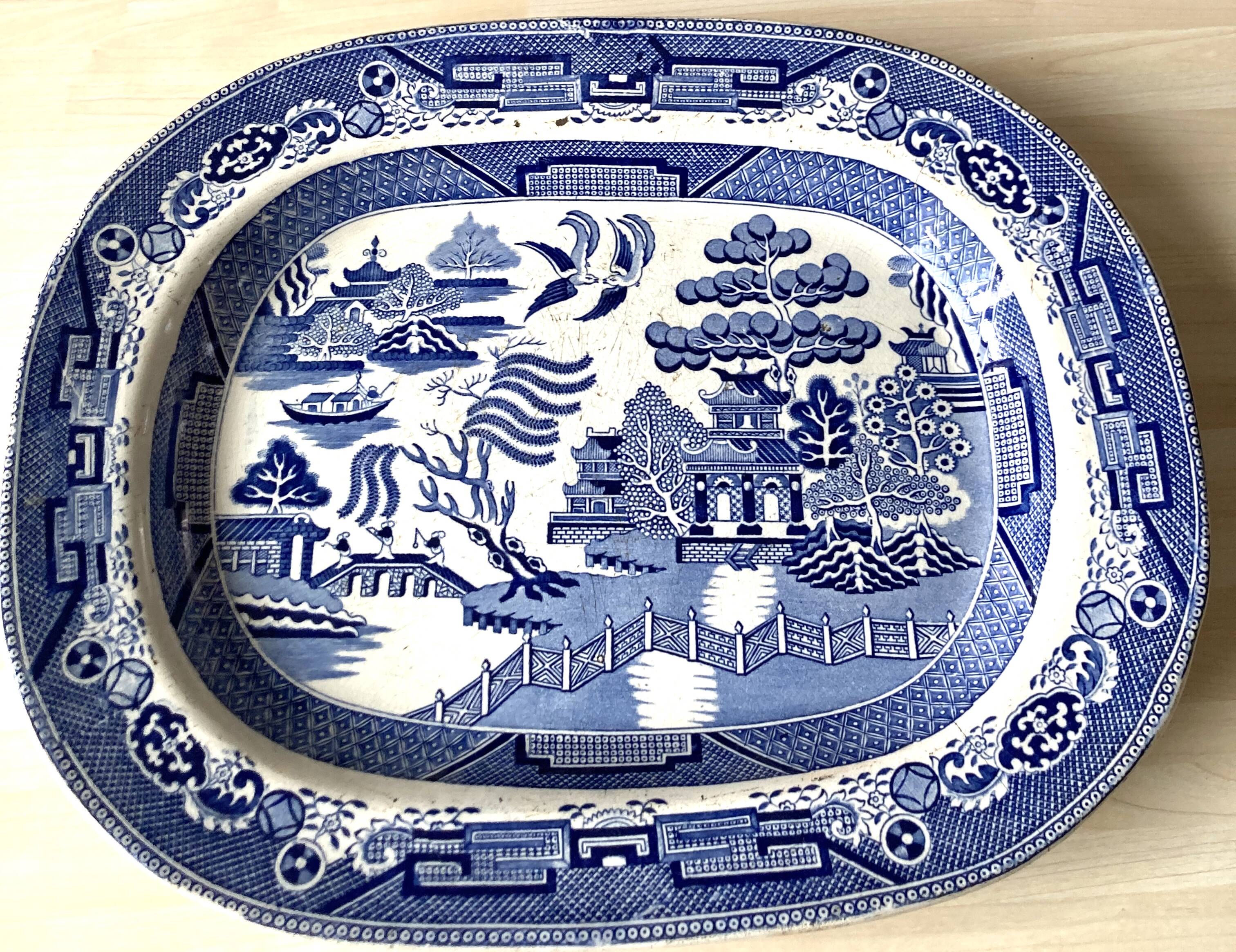 Large English Staffordshire Earthenware Dish in Blue and White Willow, Late 19th Century
