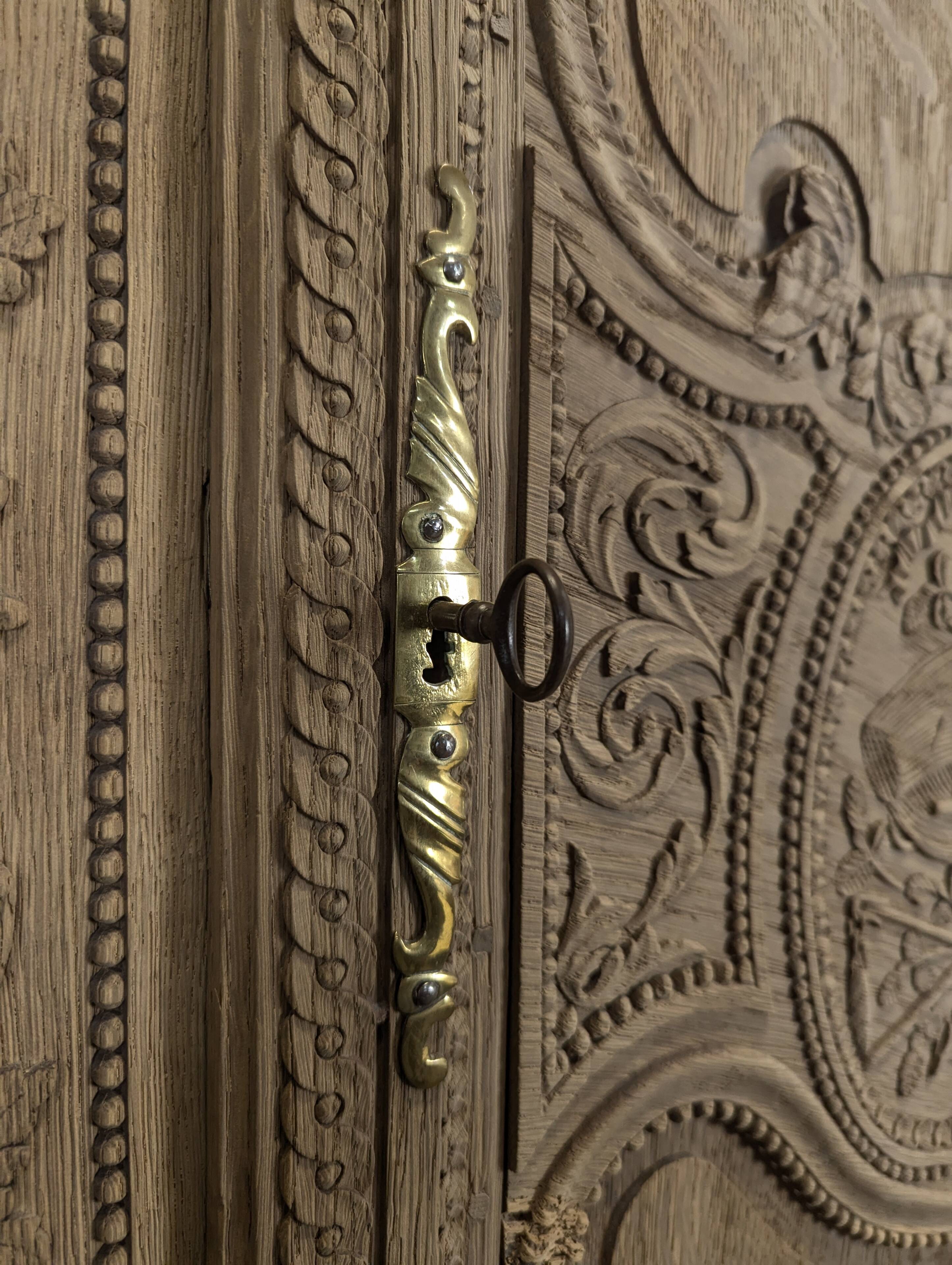 Norman wardrobe with bouquet design in solid oak