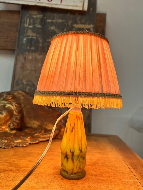 Ancienne petite lampe pâte de verre