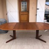 Baumann oval table in solid teak